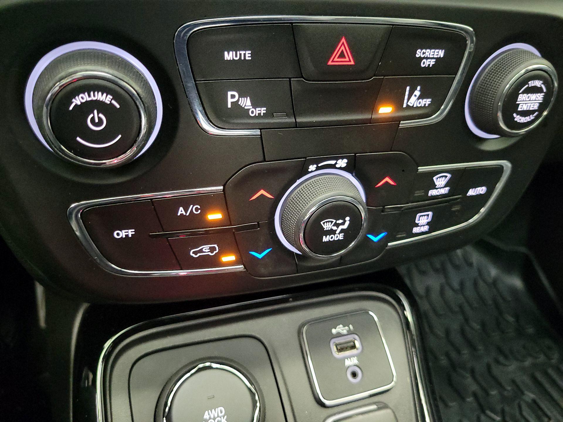 Thumbnail: 2021 Jeep Compass - 16