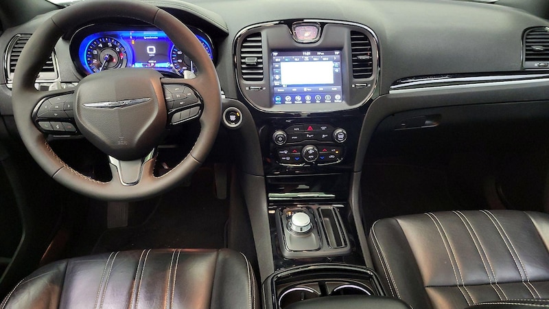 2023 Chrysler 300 S 9