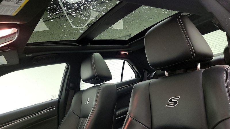 2023 Chrysler 300 S 20
