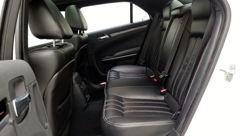 2023 Chrysler 300 S 21