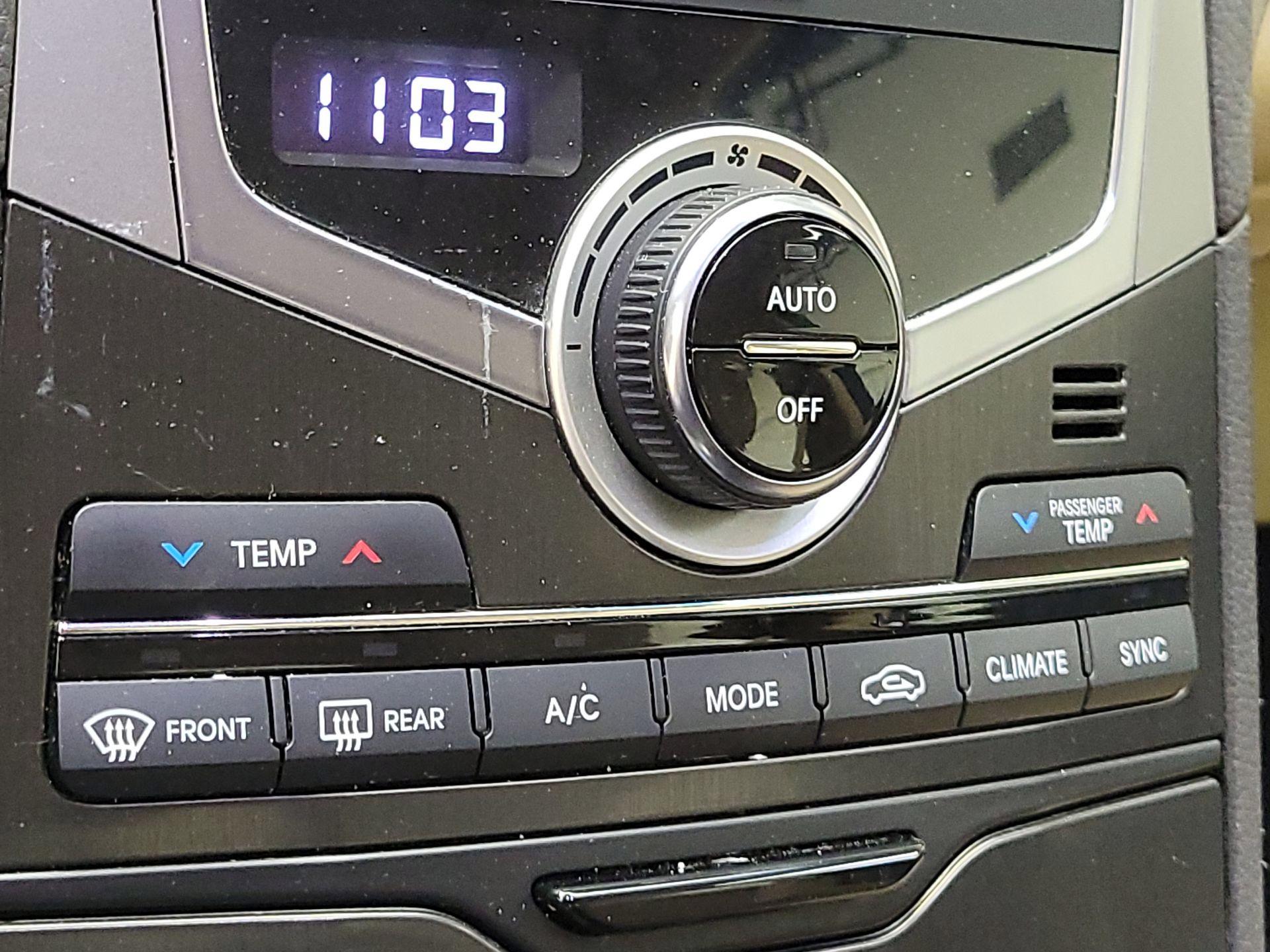 Thumbnail: 2016 Hyundai Azera - 17