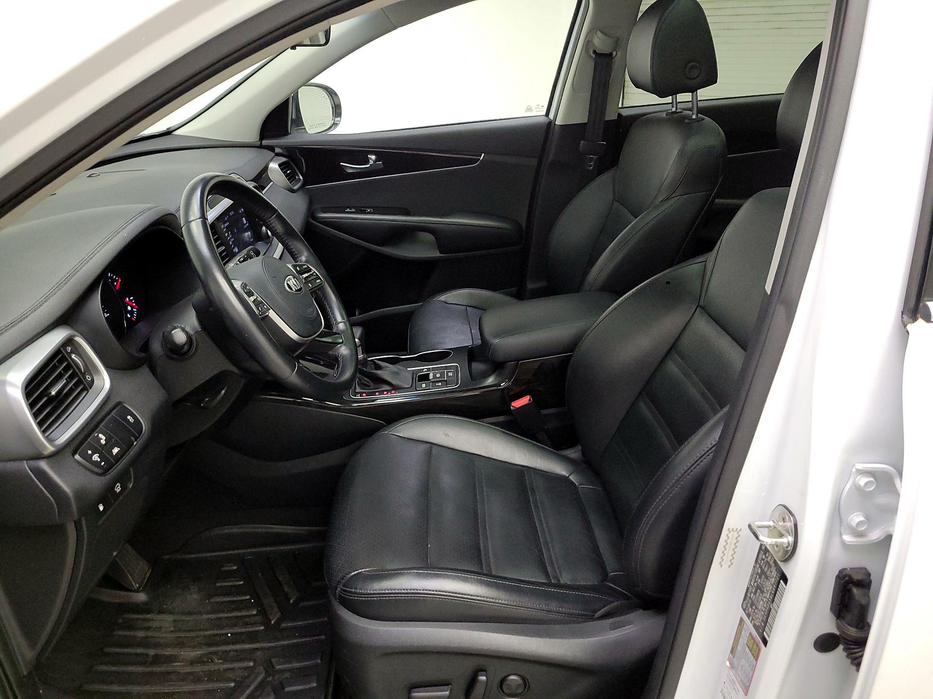 Thumbnail: 2020 Kia Sorento - 11