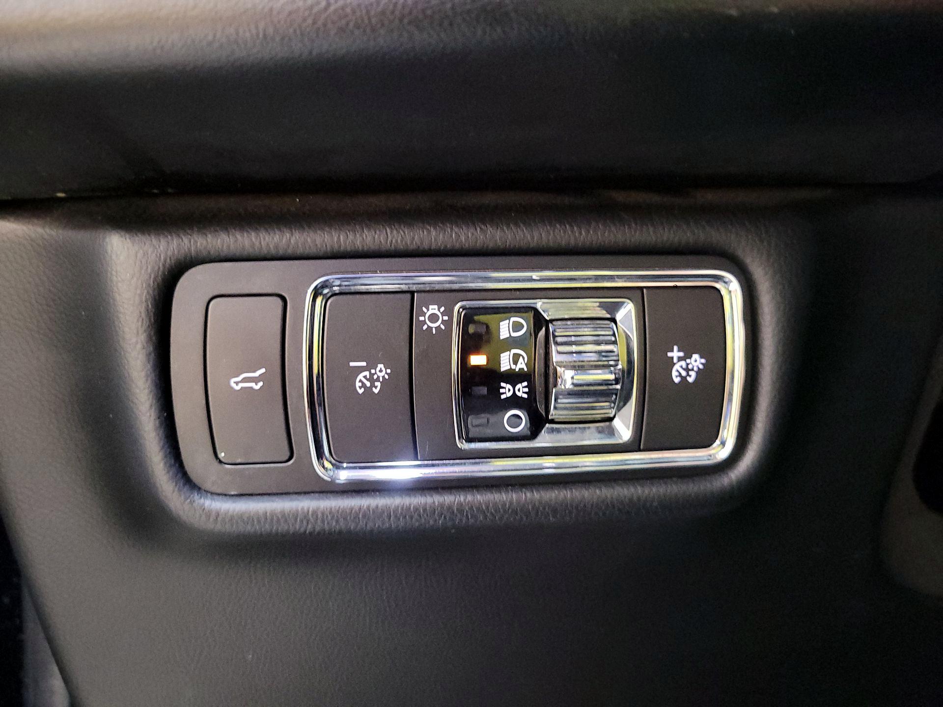 Thumbnail: 2021 Lincoln Aviator - 13