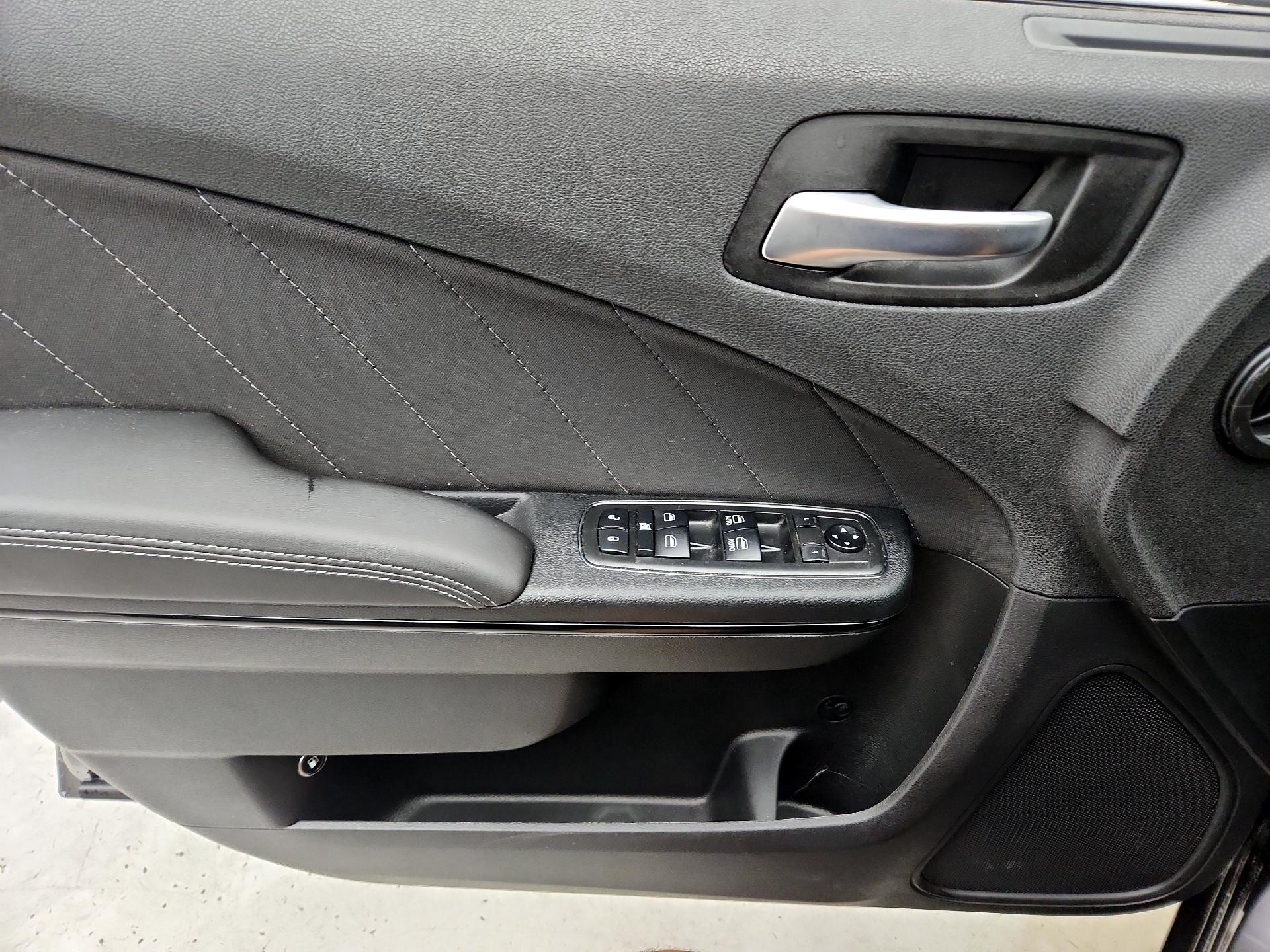 Thumbnail: 2019 Dodge Charger - 12