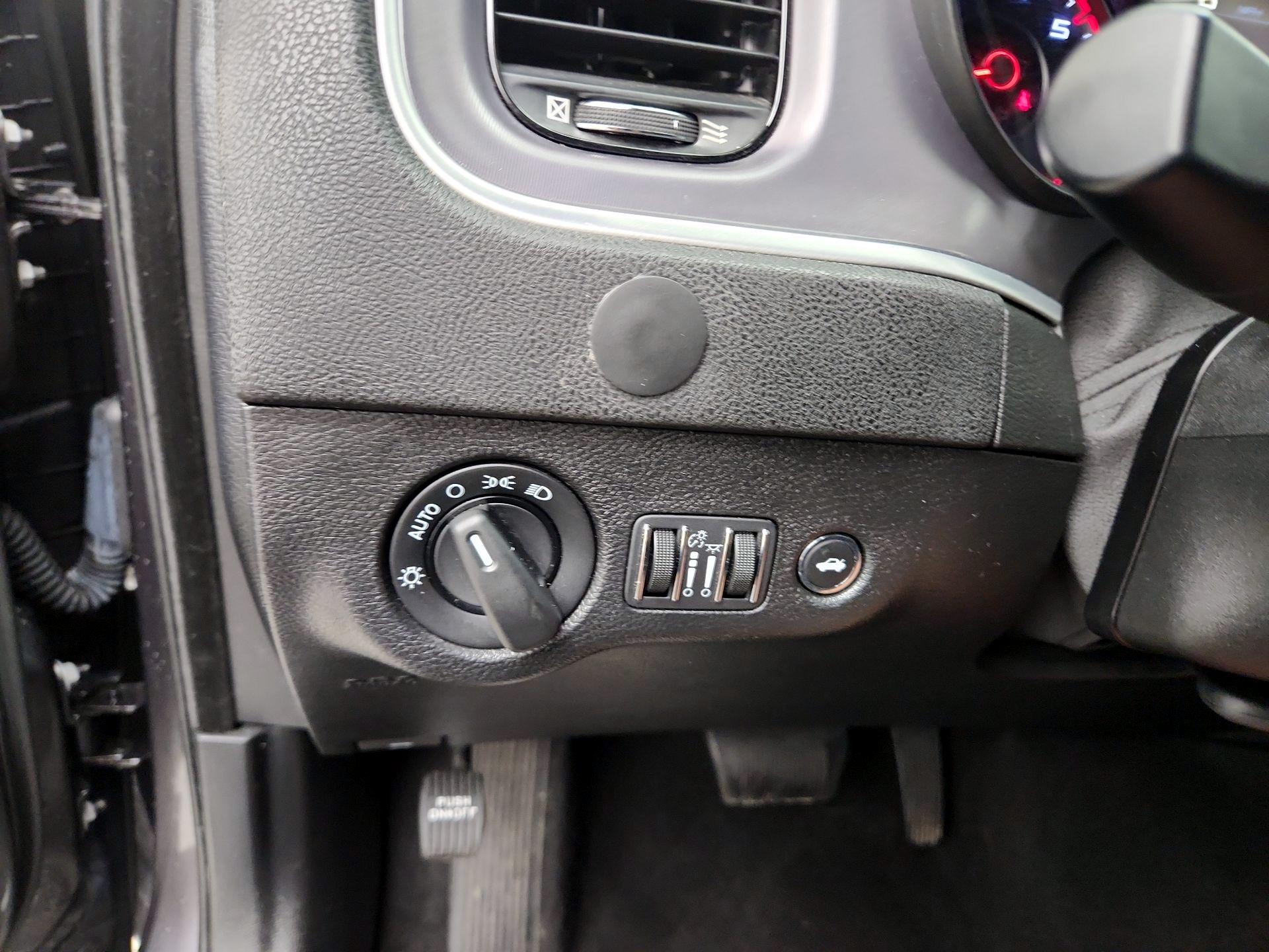 Thumbnail: 2019 Dodge Charger - 13