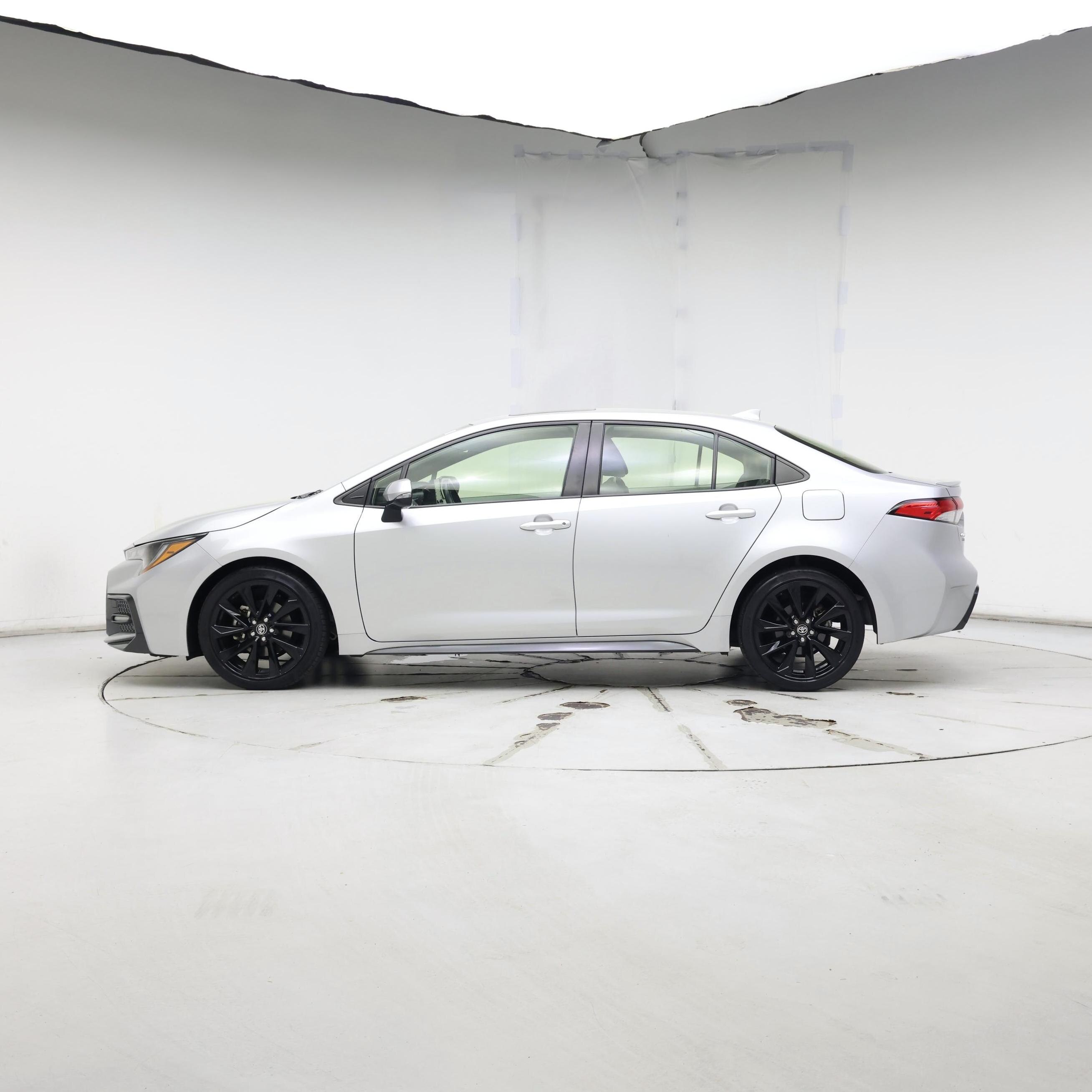 Thumbnail: 2022 Toyota Corolla - 3
