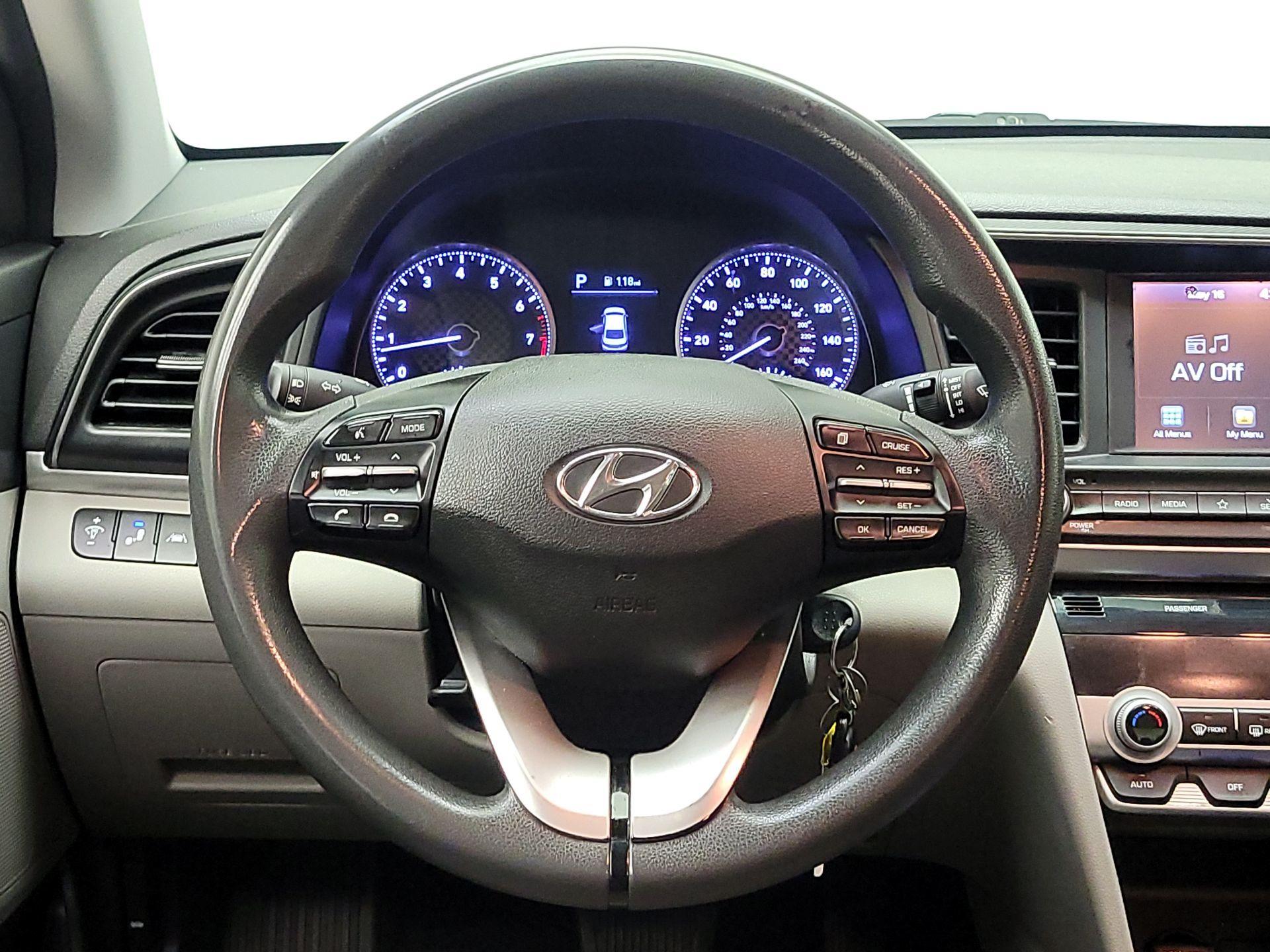 Thumbnail: 2020 Hyundai Elantra - 10