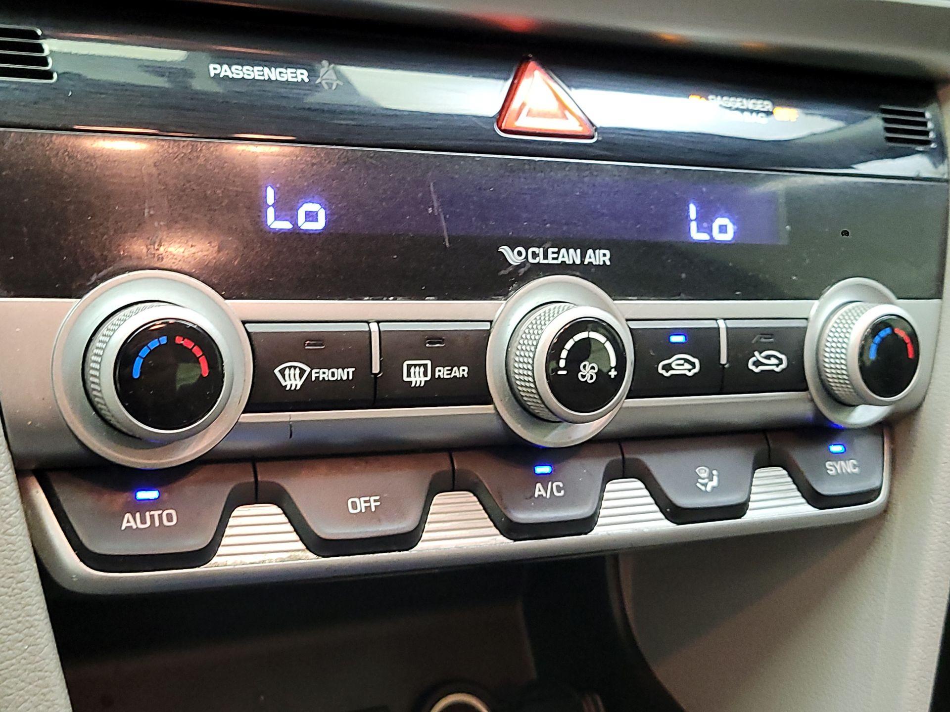 Thumbnail: 2020 Hyundai Elantra - 16