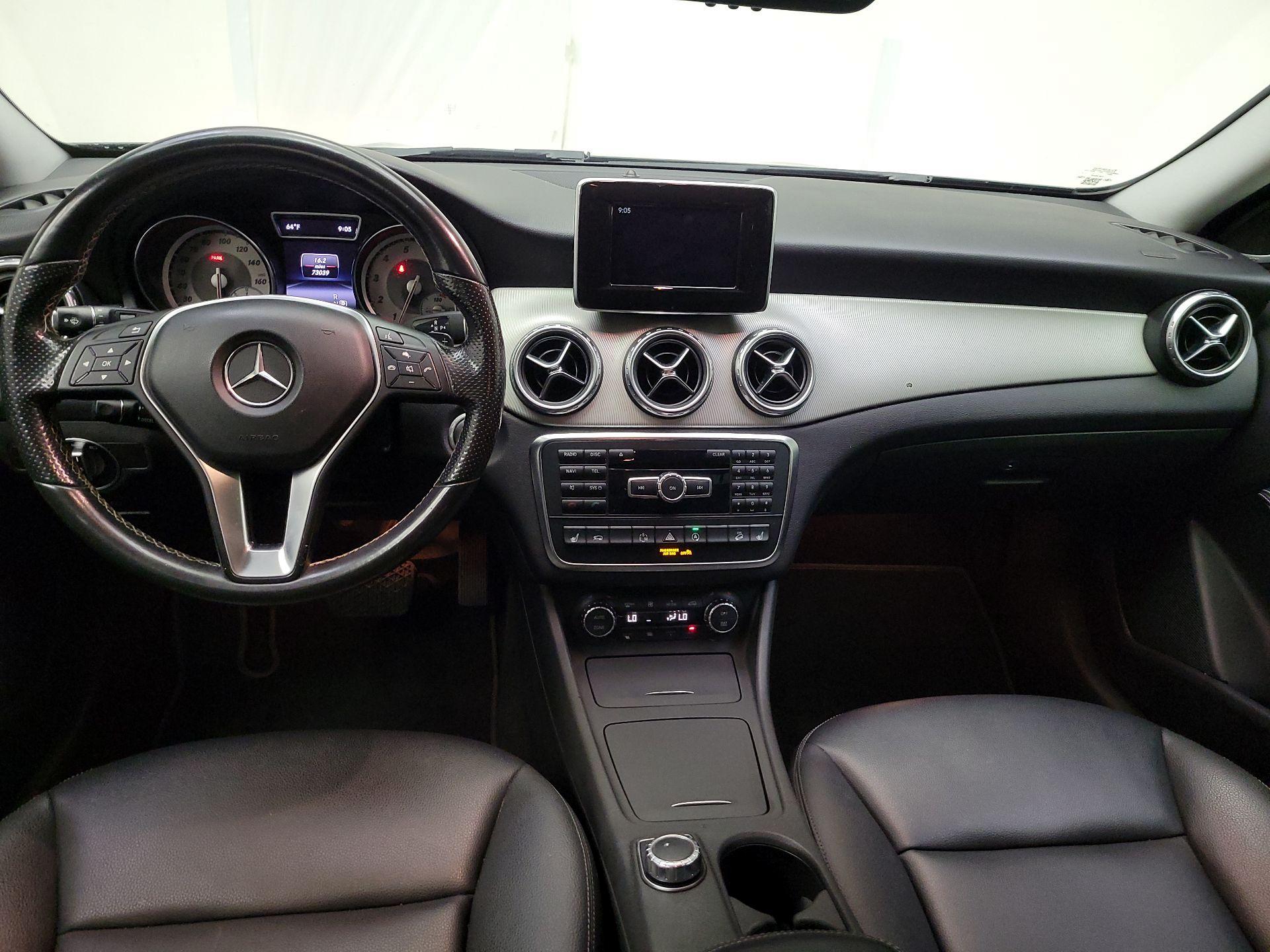 Thumbnail: 2015 Mercedes-Benz GLA - 9