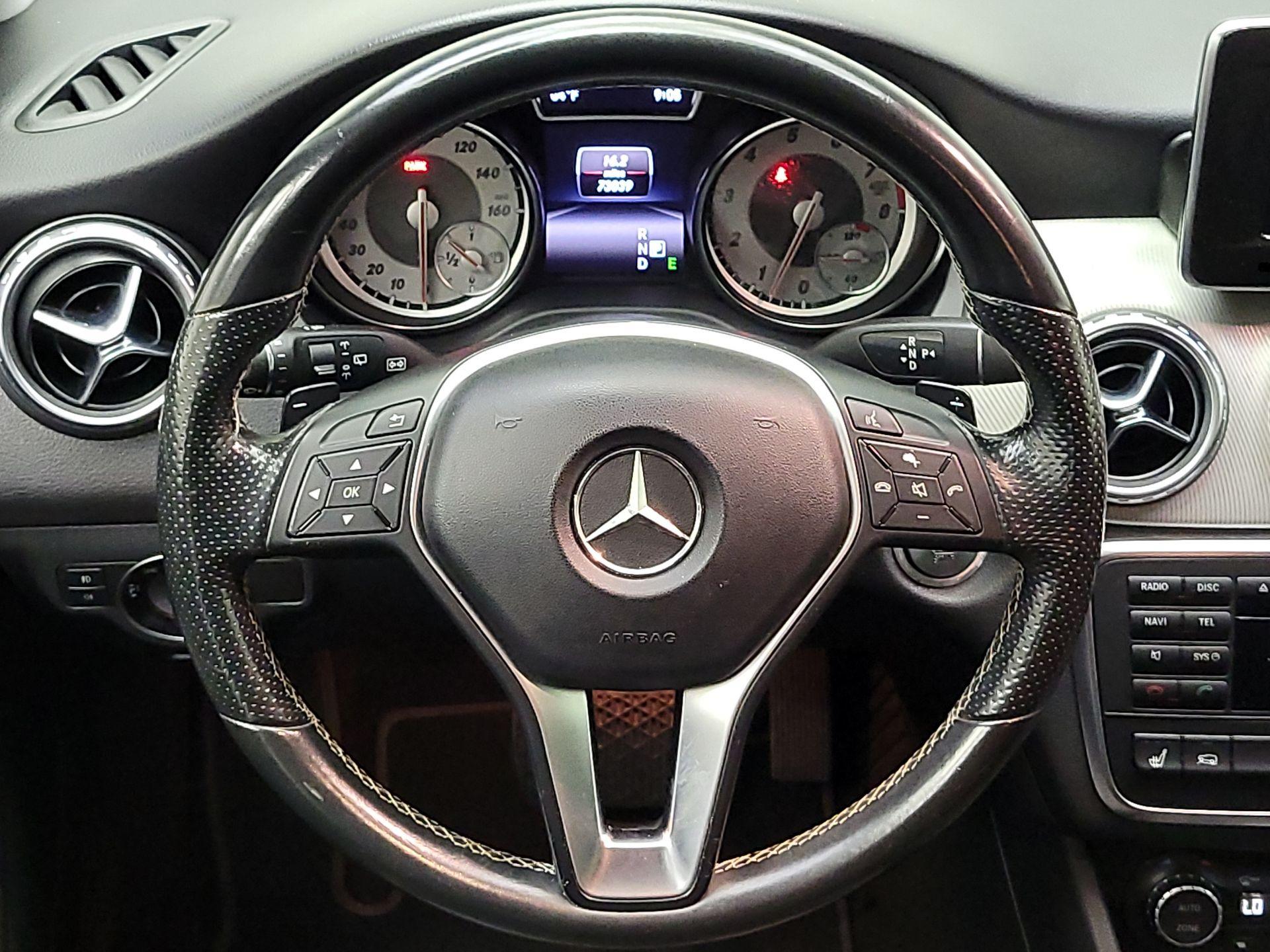 Thumbnail: 2015 Mercedes-Benz GLA - 10