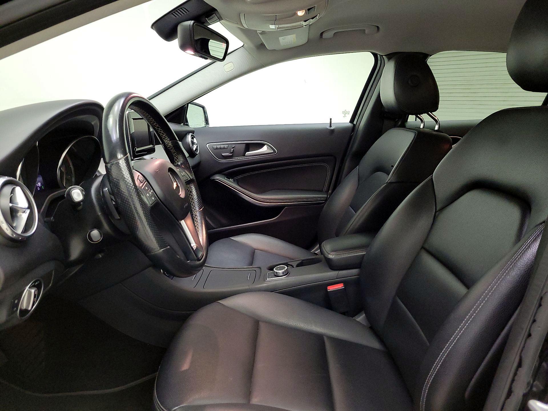Thumbnail: 2015 Mercedes-Benz GLA - 11