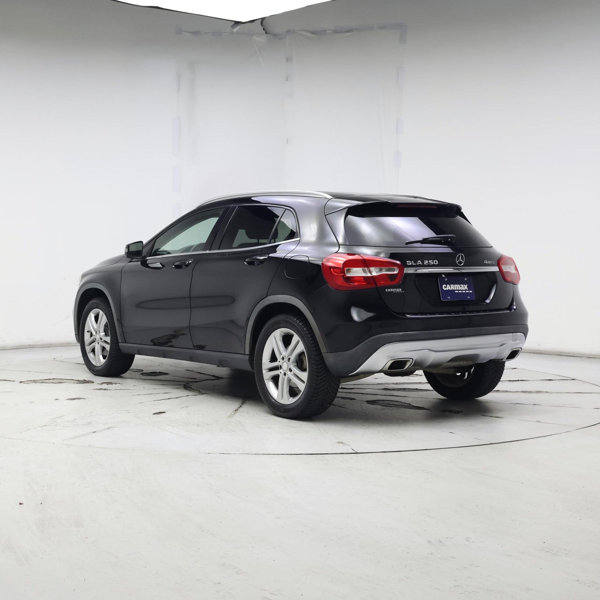 Thumbnail: 2015 Mercedes-Benz GLA - 2