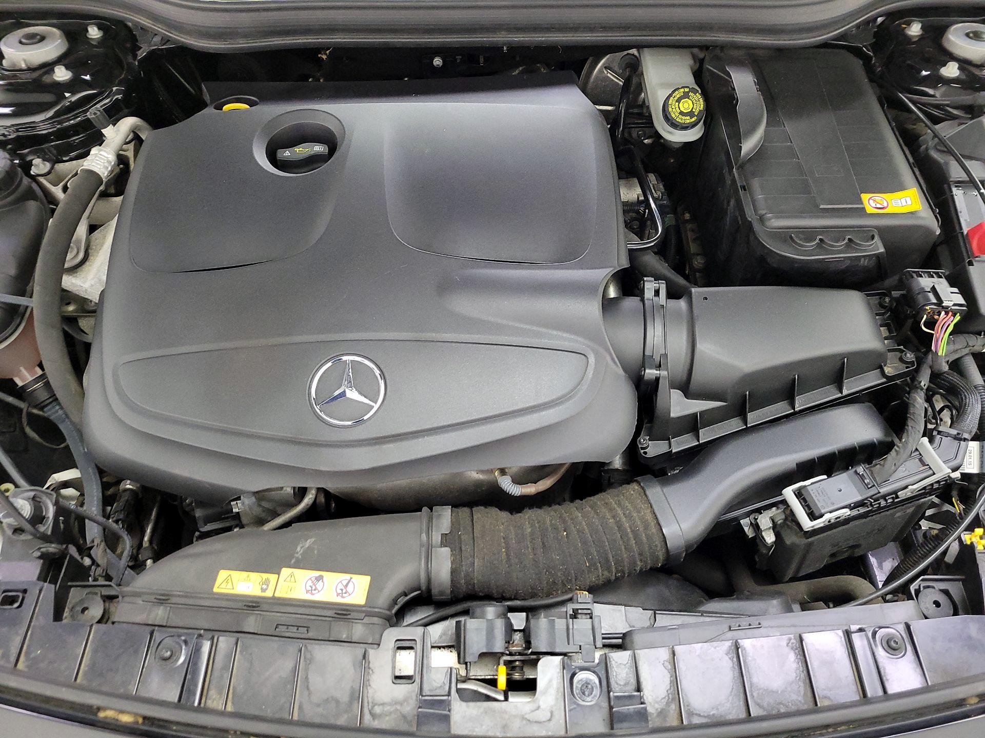 Thumbnail: 2015 Mercedes-Benz GLA - 20