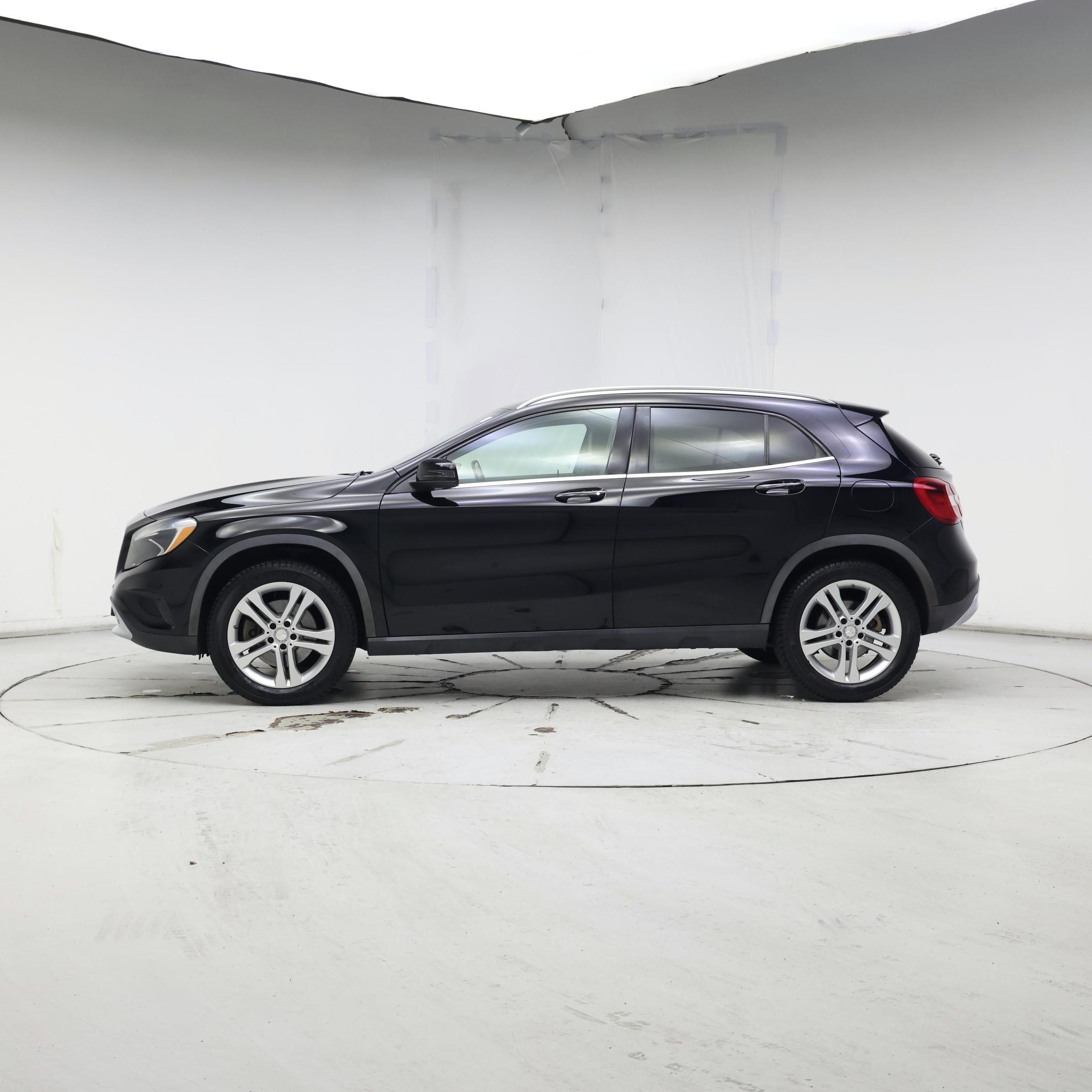 Thumbnail: 2015 Mercedes-Benz GLA - 3