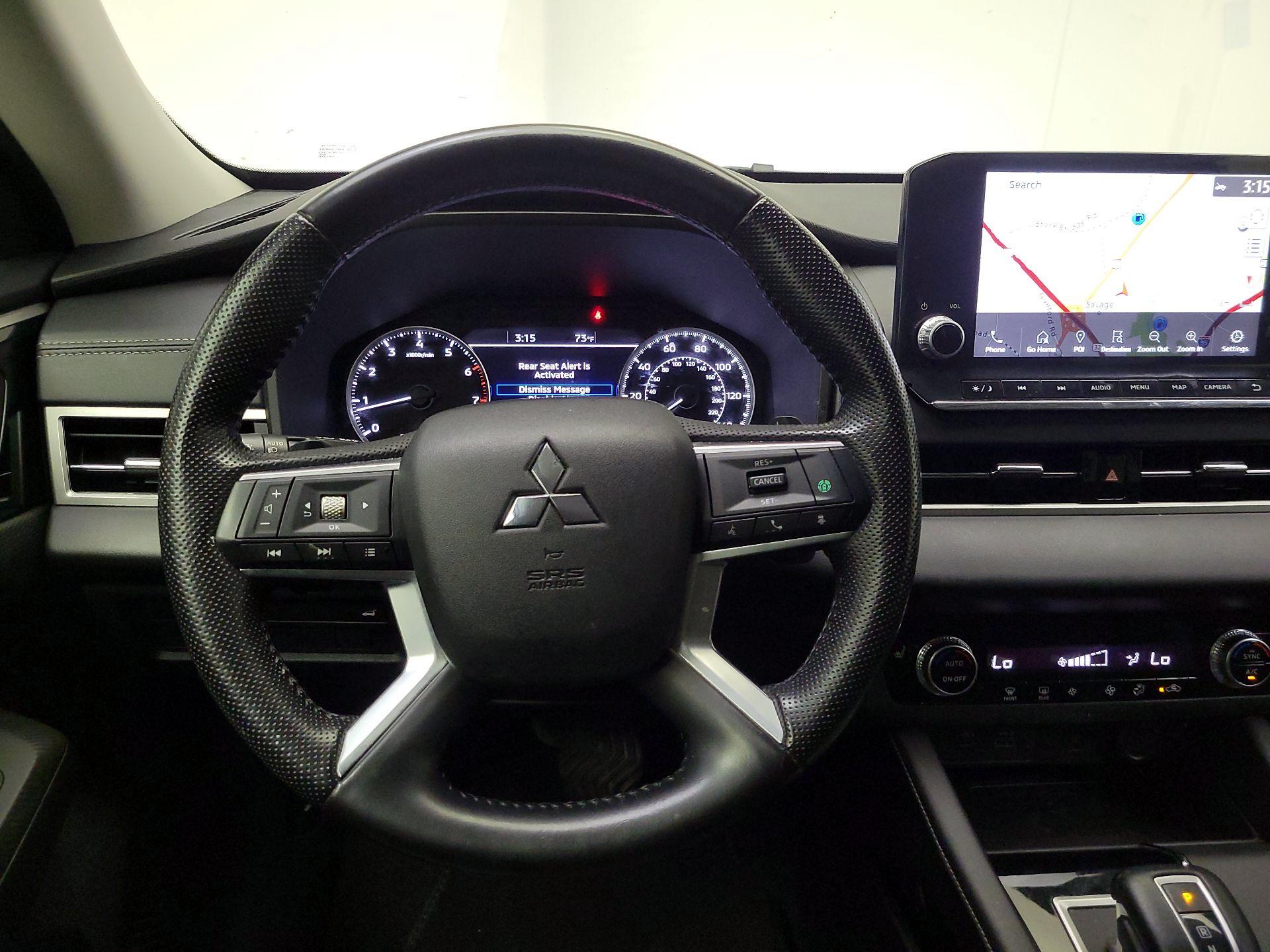 Thumbnail: 2022 Mitsubishi Outlander - 10