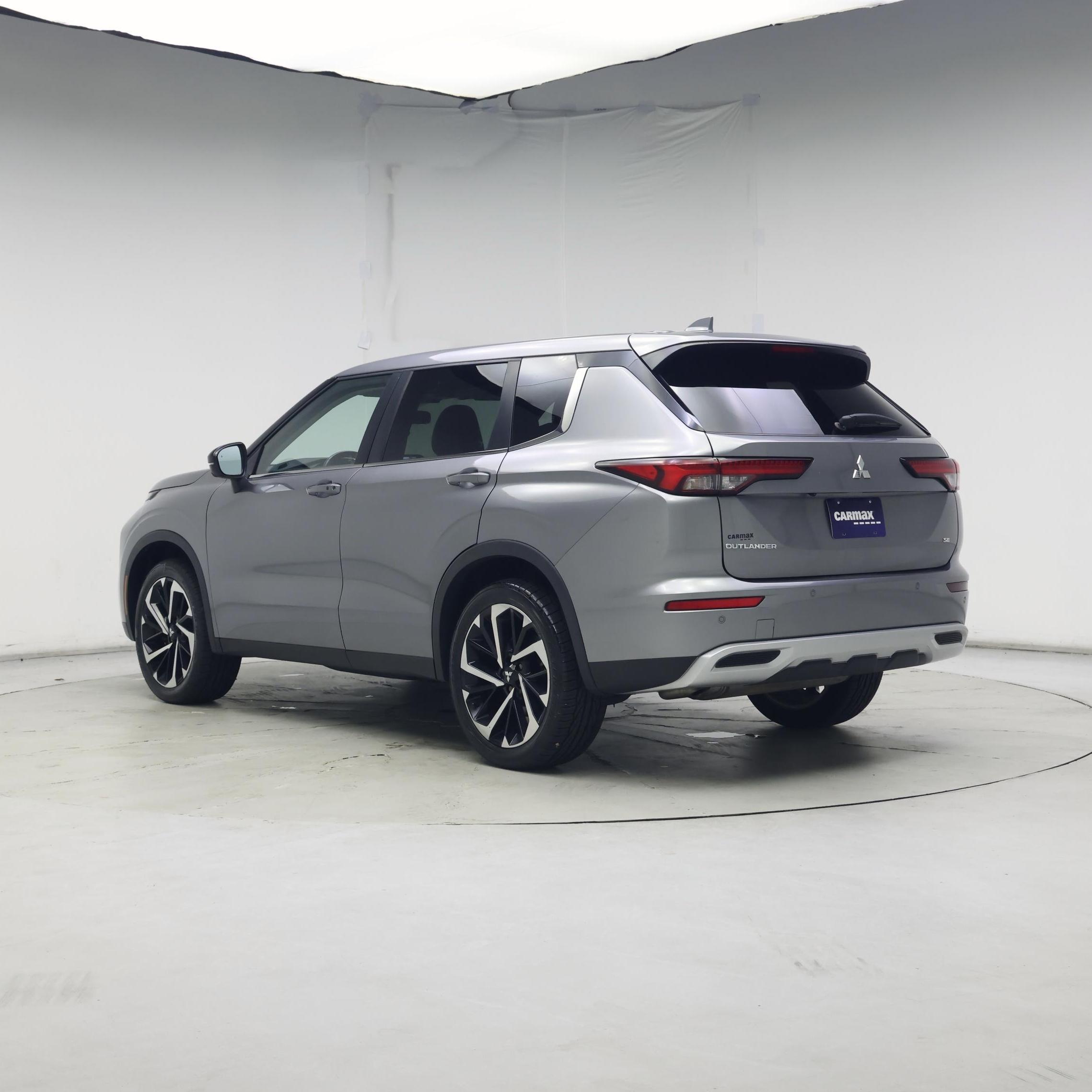 Thumbnail: 2022 Mitsubishi Outlander - 2