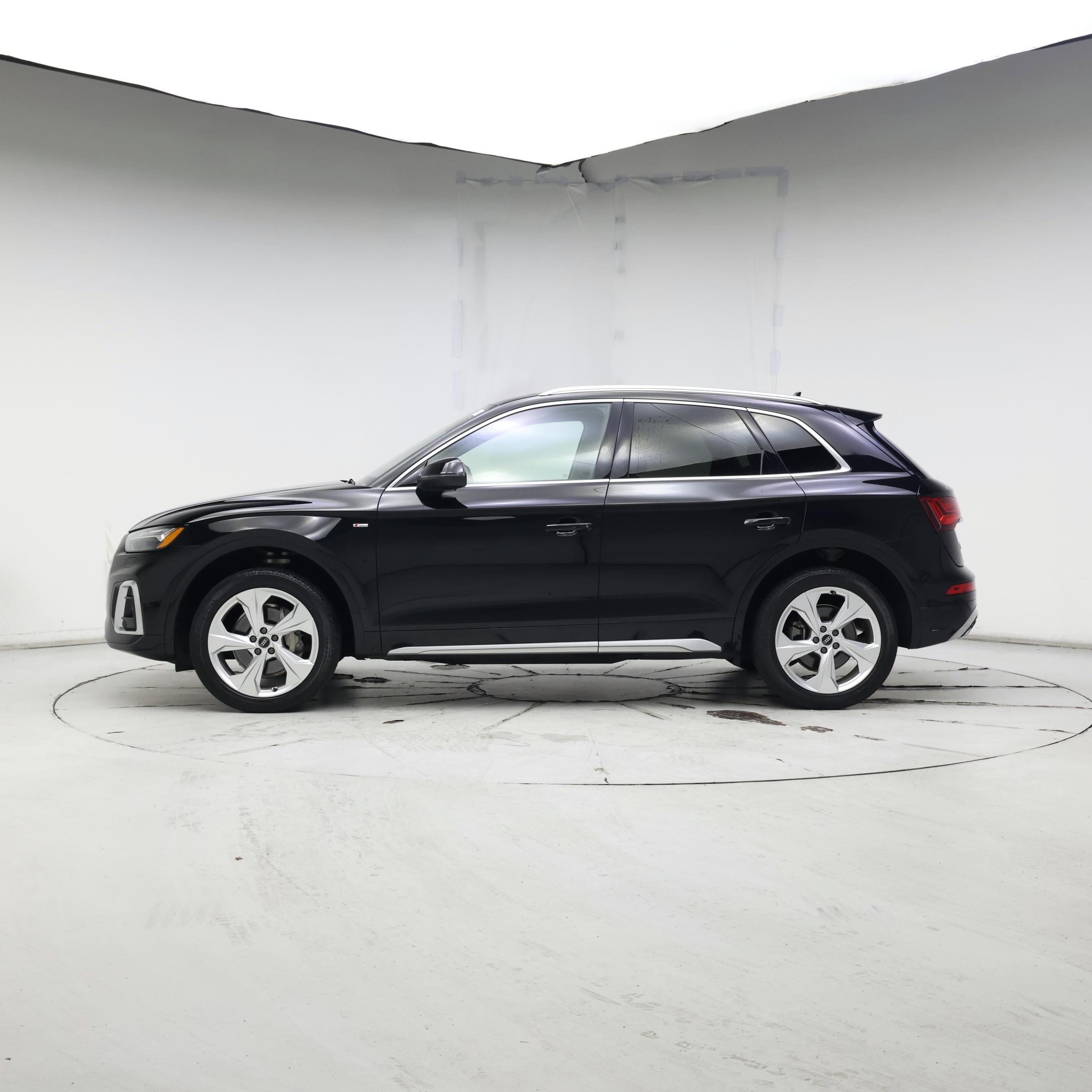 Thumbnail: 2022 Audi Q5 - 3
