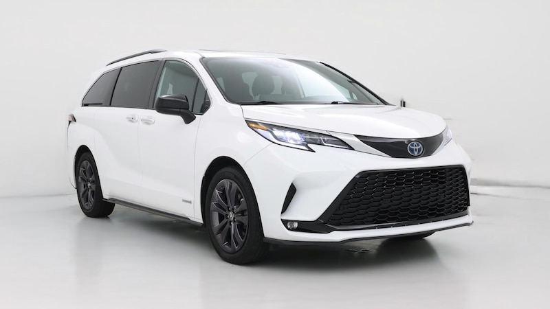 2021 Toyota Sienna XSE Hero Image