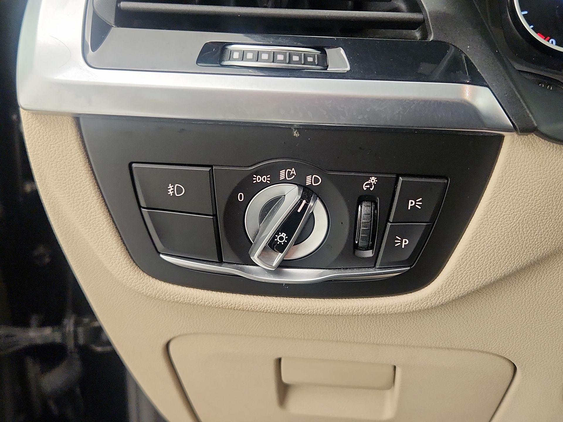 Thumbnail: 2021 BMW X3 - 13