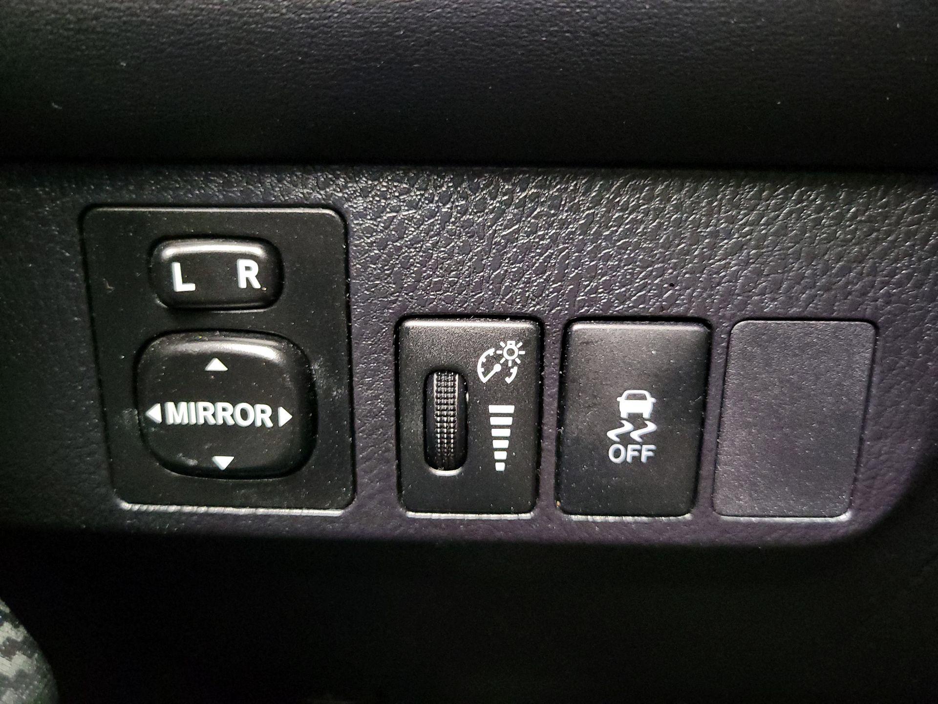 Thumbnail: 2014 Toyota RAV4 - 13