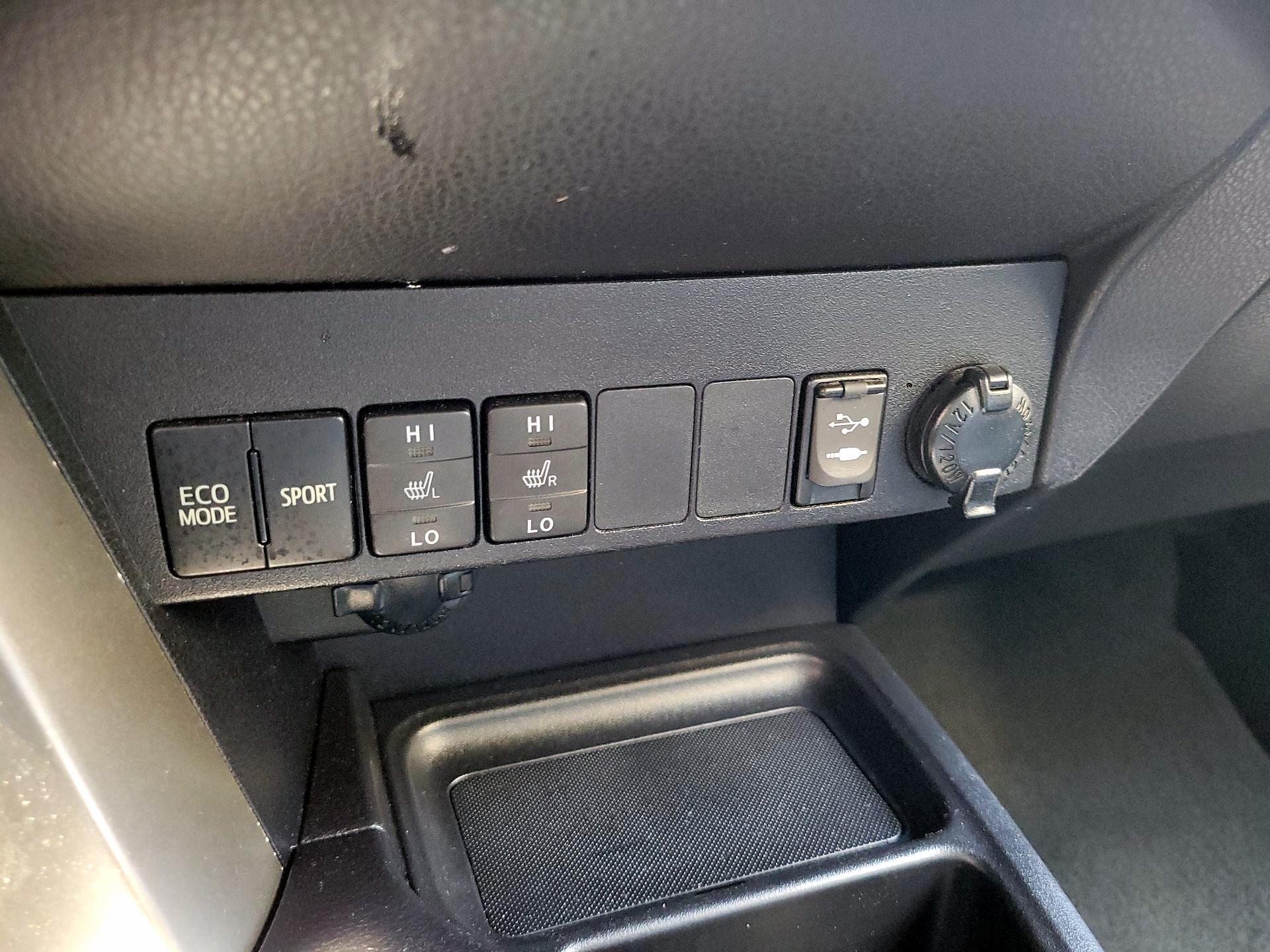 Thumbnail: 2014 Toyota RAV4 - 19