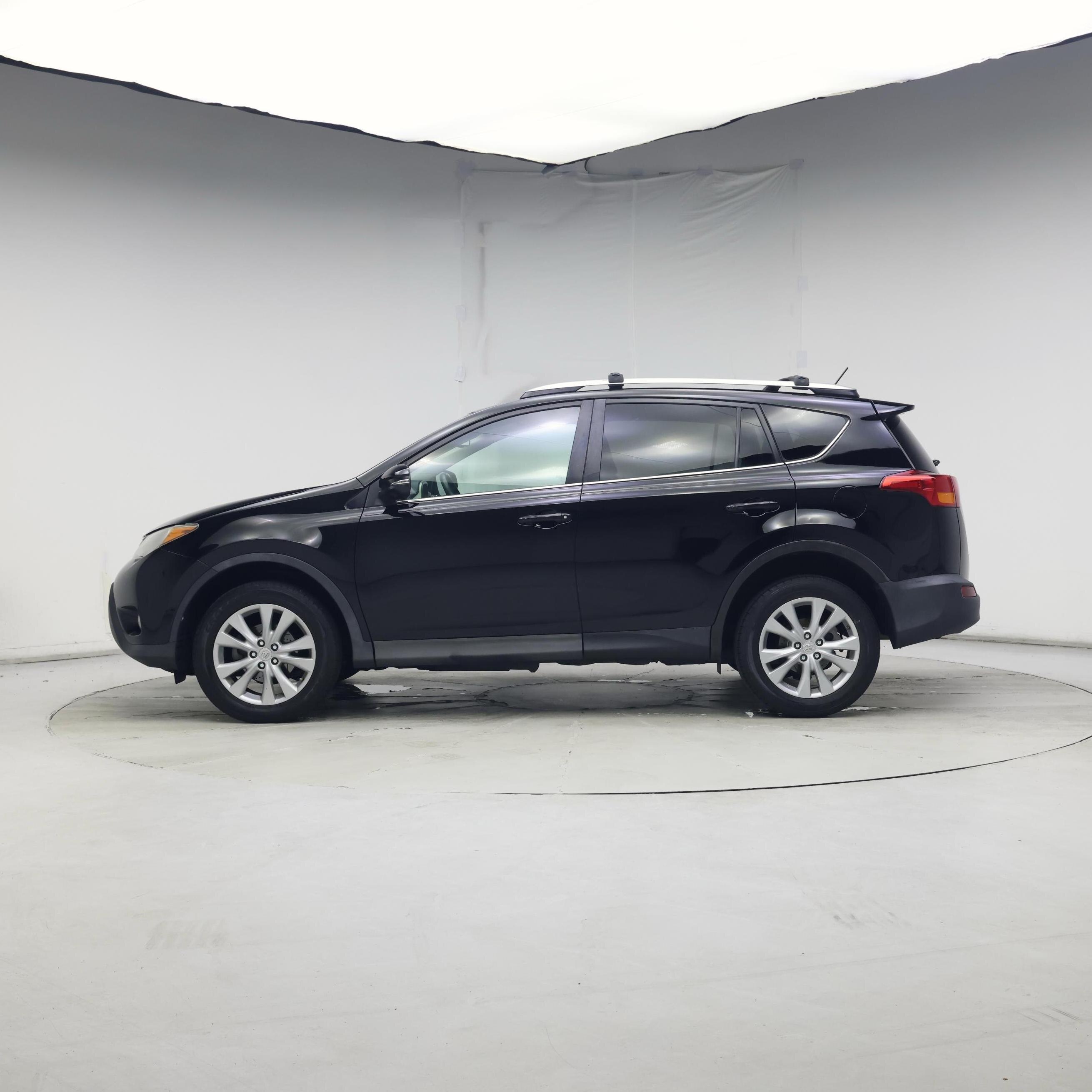 Thumbnail: 2014 Toyota RAV4 - 3