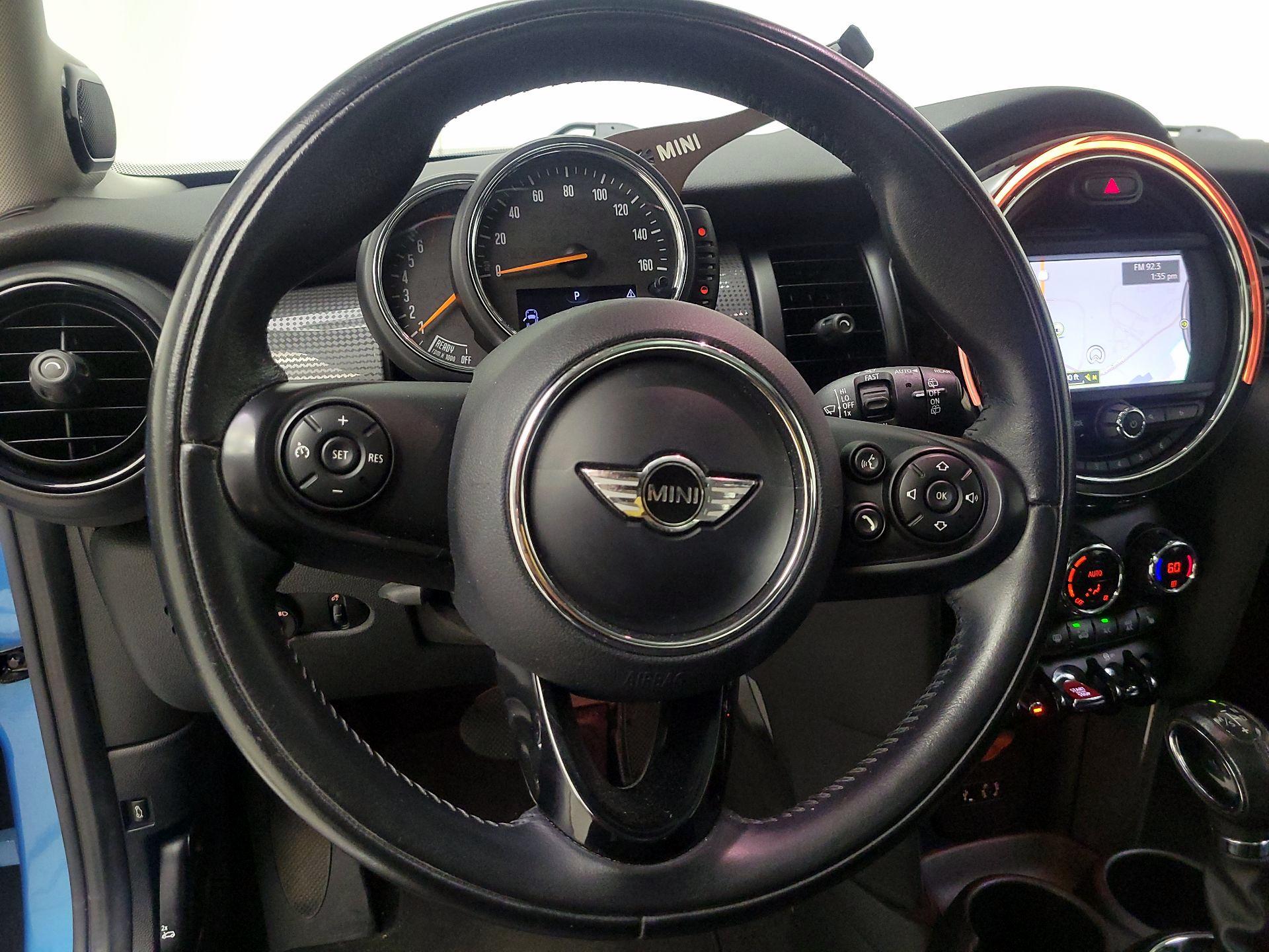 Thumbnail: 2015 MINI Cooper Hardtop - 10