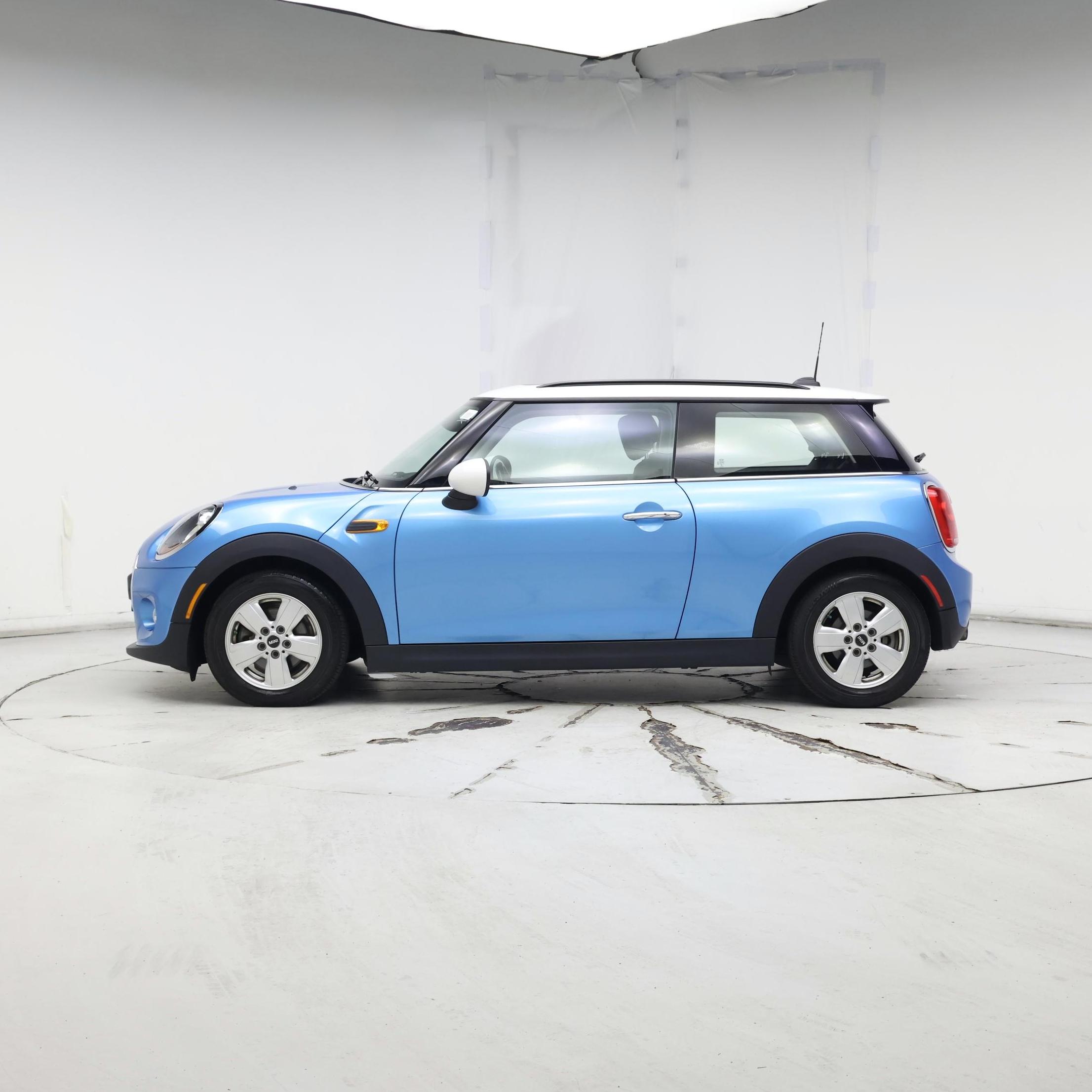 Thumbnail: 2015 MINI Cooper Hardtop - 3