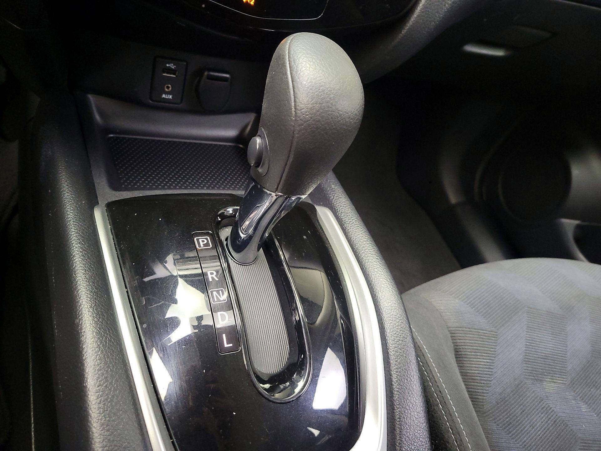 Thumbnail: 2016 Nissan Rogue - 17