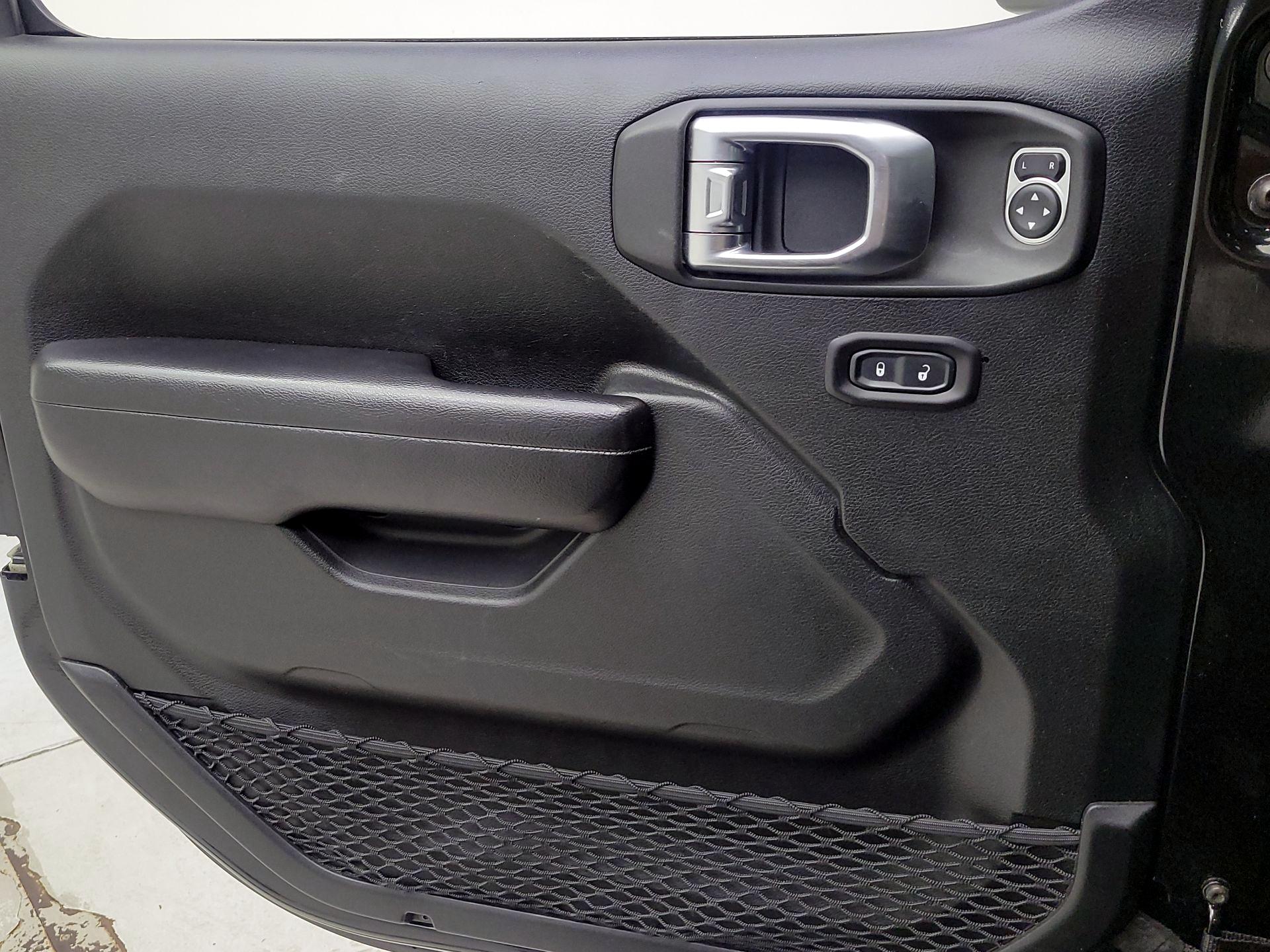Thumbnail: 2020 Jeep Wrangler - 12
