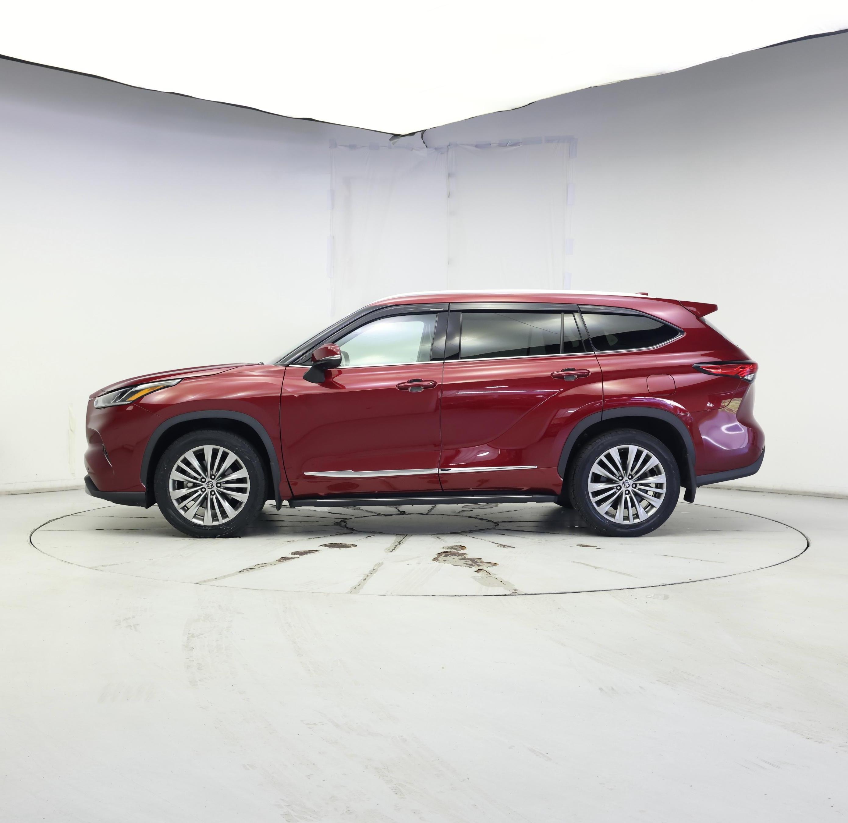 Thumbnail: 2021 Toyota Highlander - 3