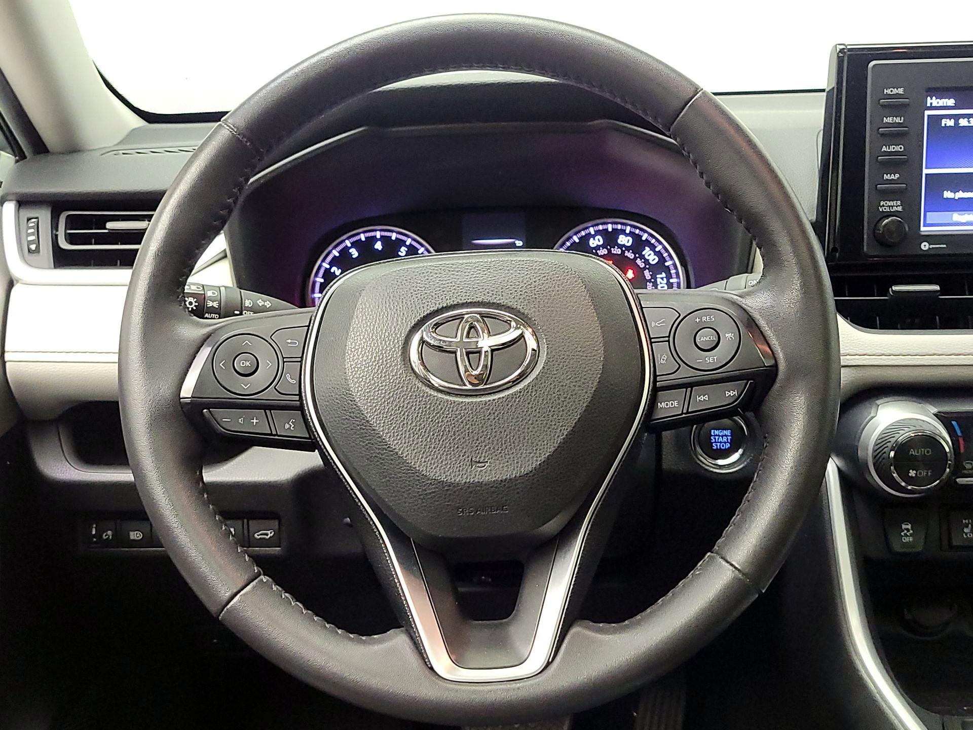 Thumbnail: 2021 Toyota RAV4 - 10