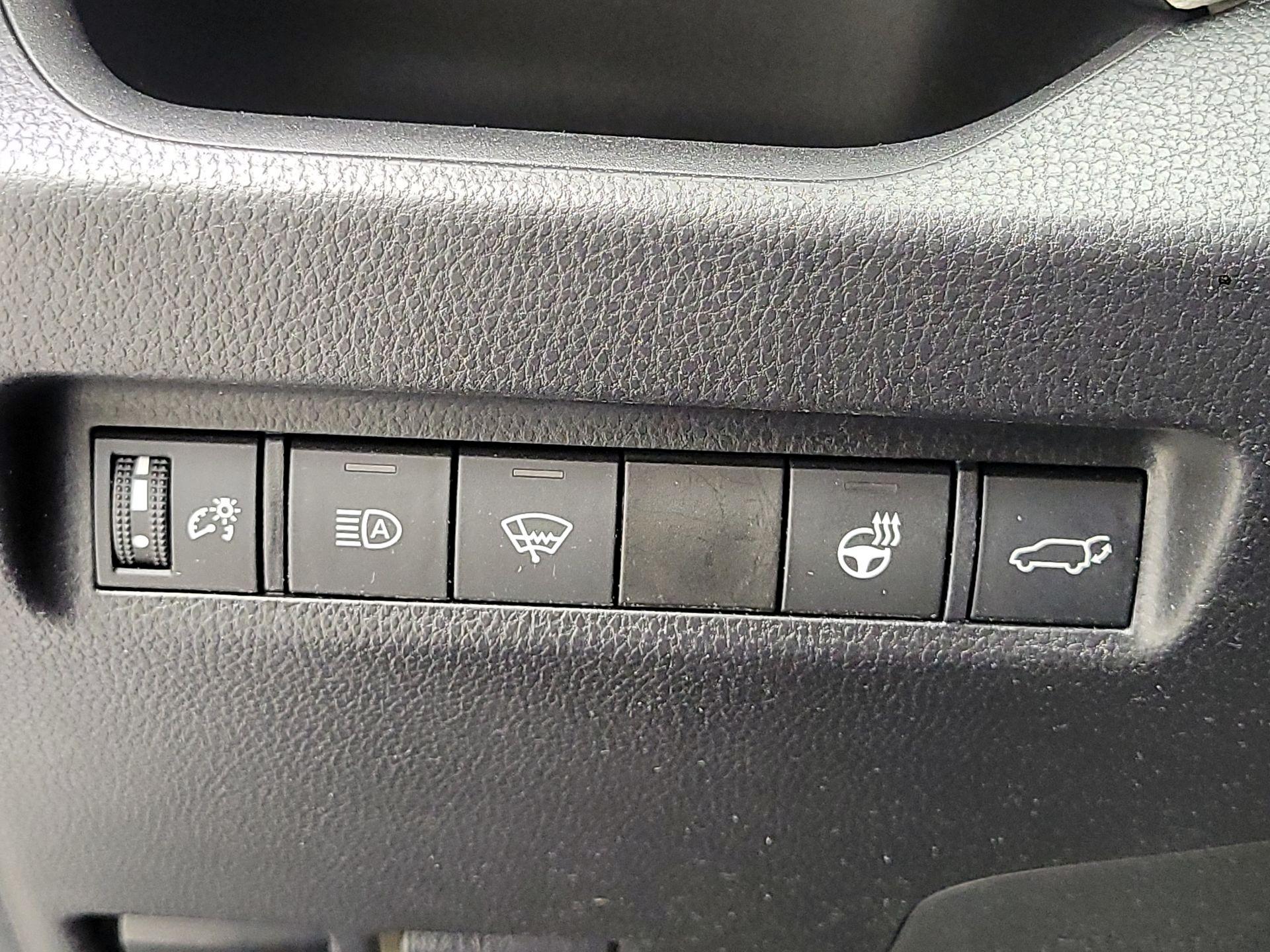 Thumbnail: 2021 Toyota RAV4 - 13