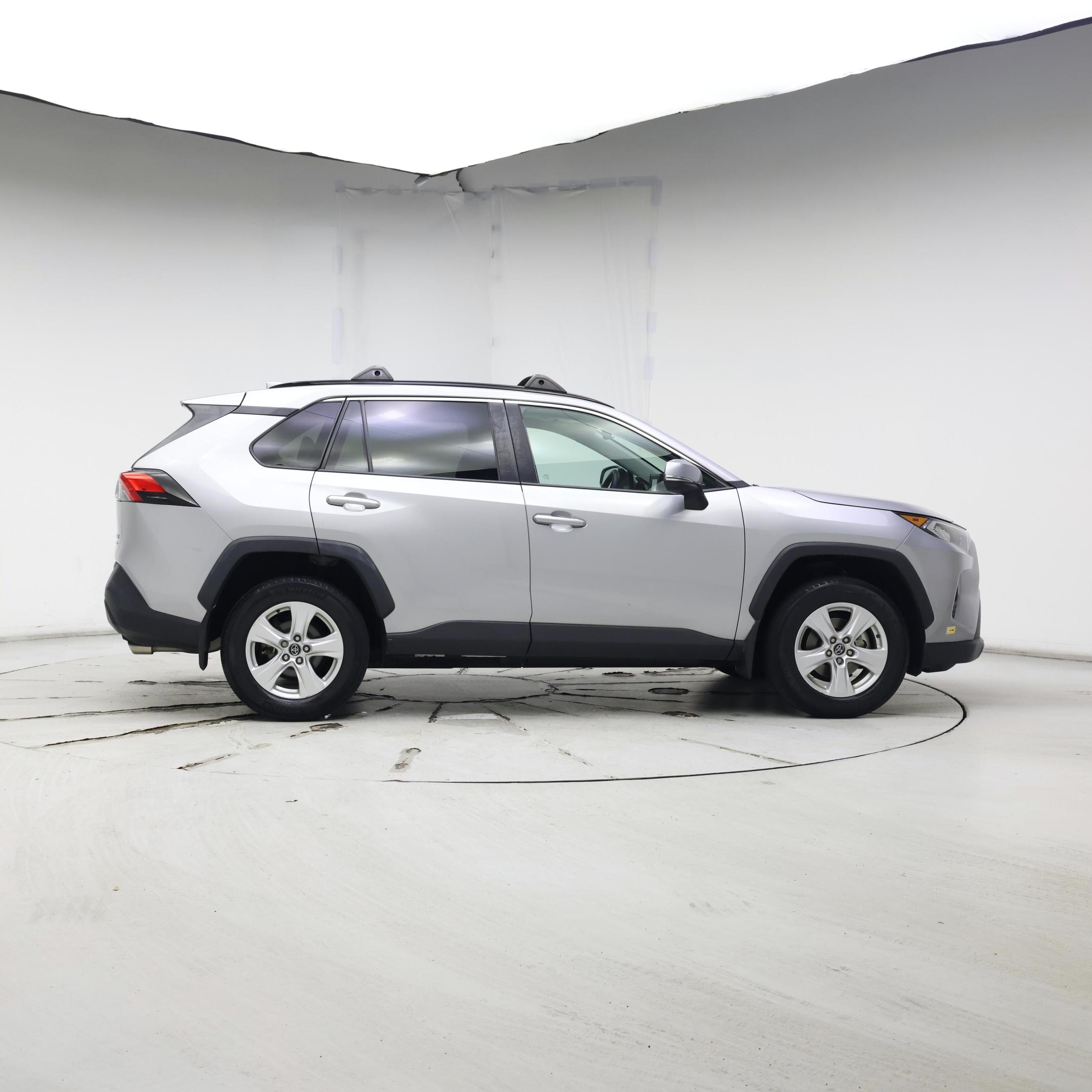 Thumbnail: 2021 Toyota RAV4 - 7