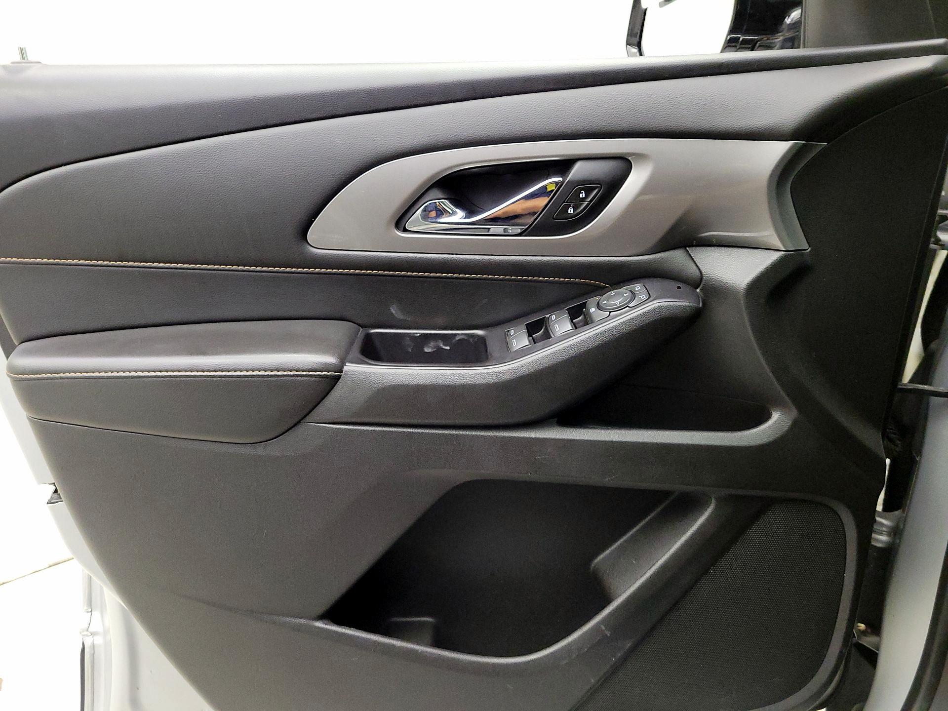 Thumbnail: 2019 Chevrolet Traverse - 12