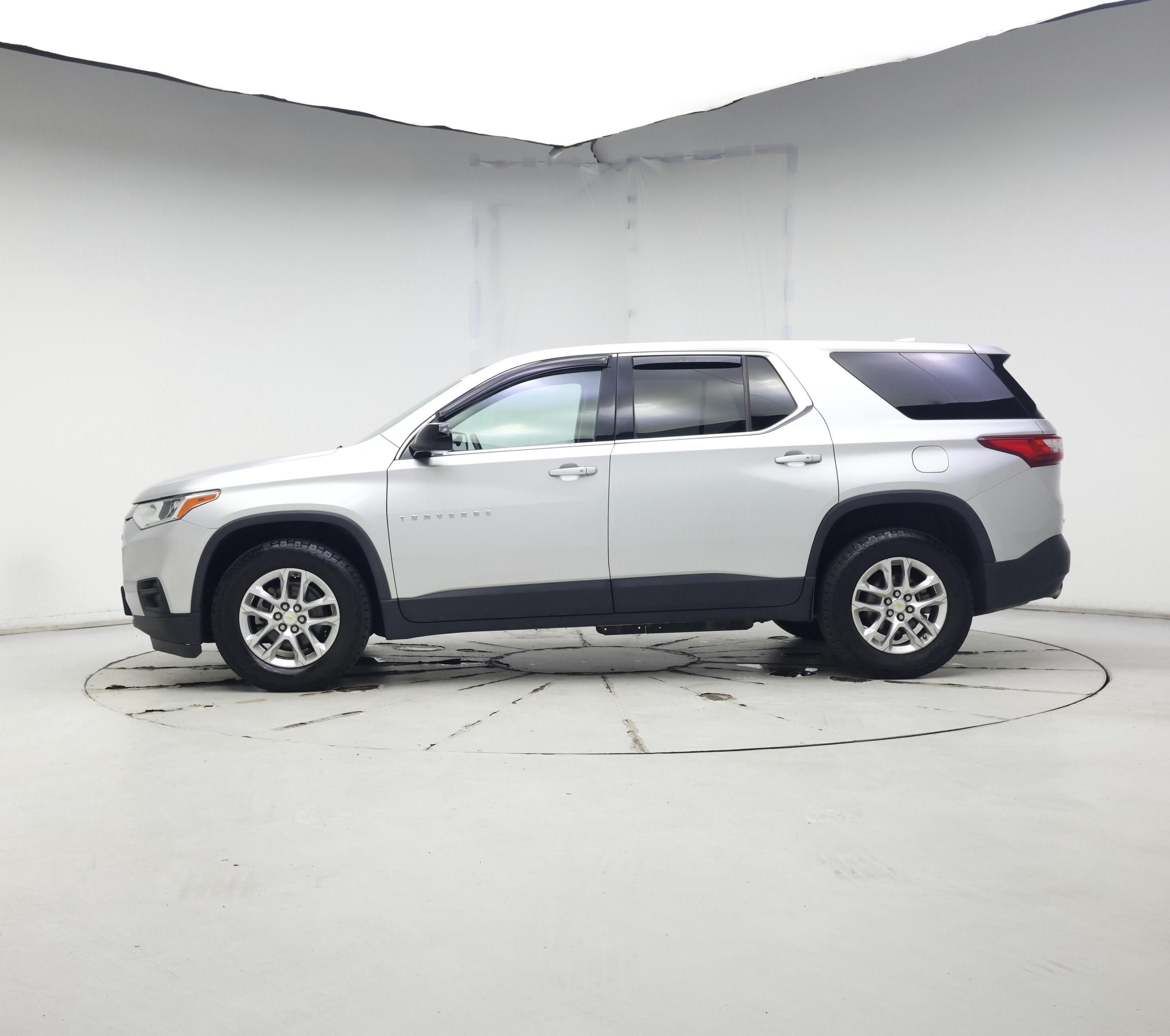 Thumbnail: 2019 Chevrolet Traverse - 3