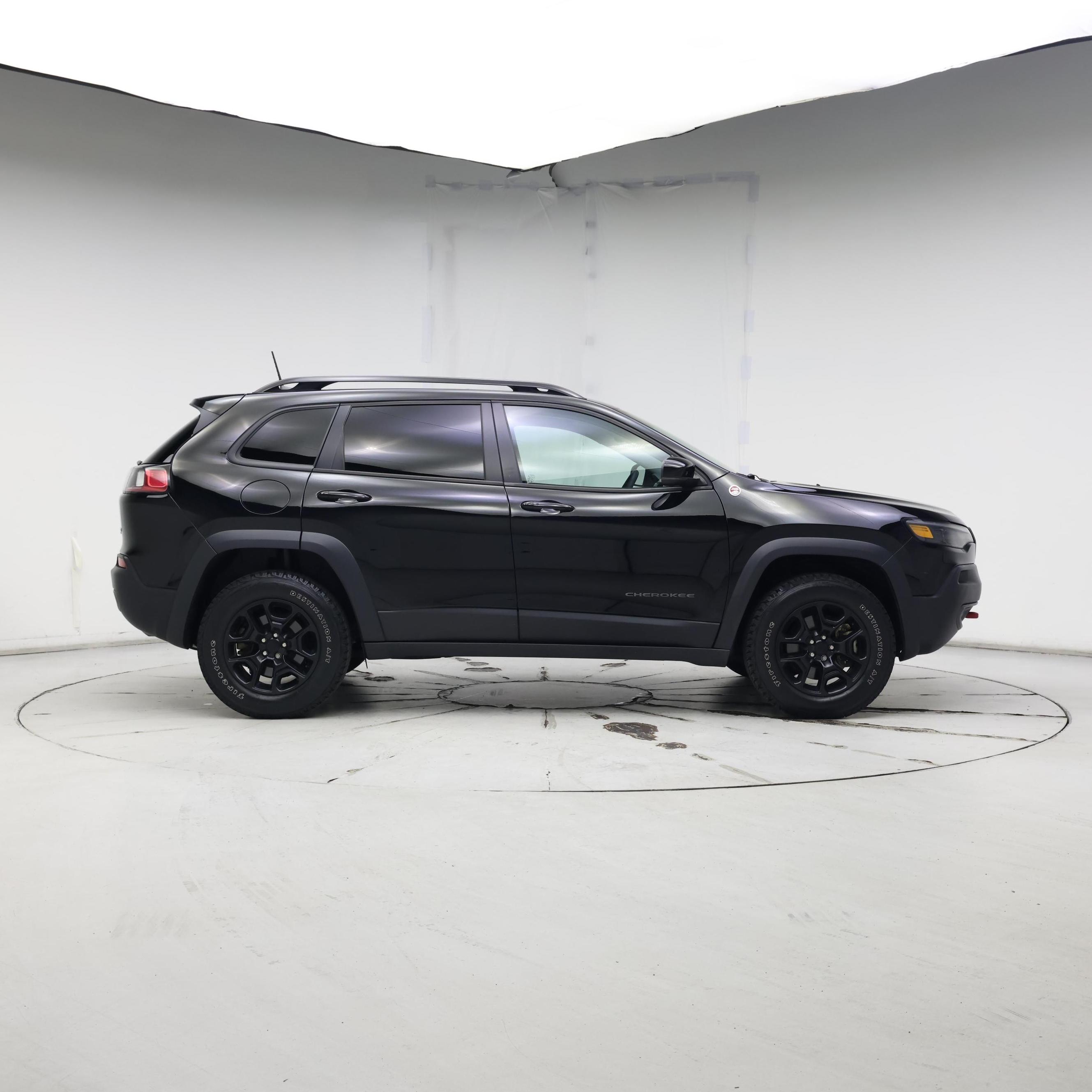 Thumbnail: 2022 Jeep Cherokee - 7