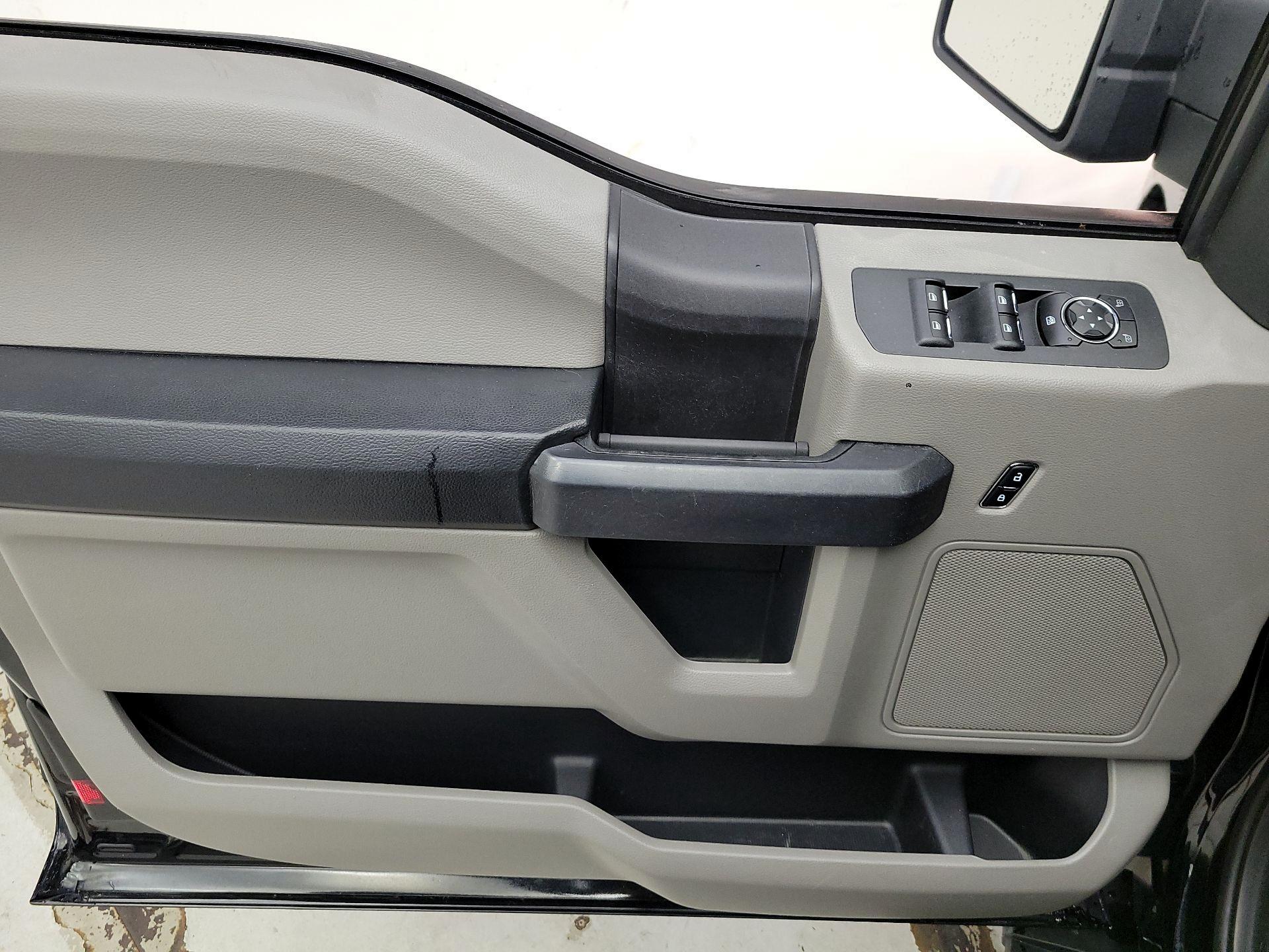 Thumbnail: 2016 Ford F-150 - 12
