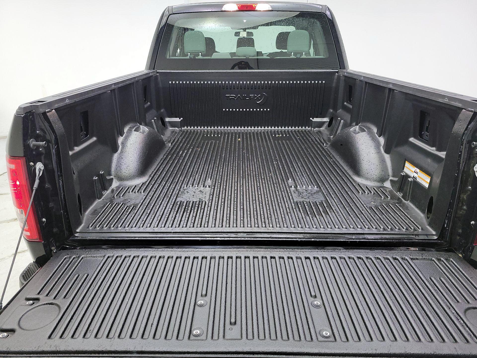 Thumbnail: 2016 Ford F-150 - 19