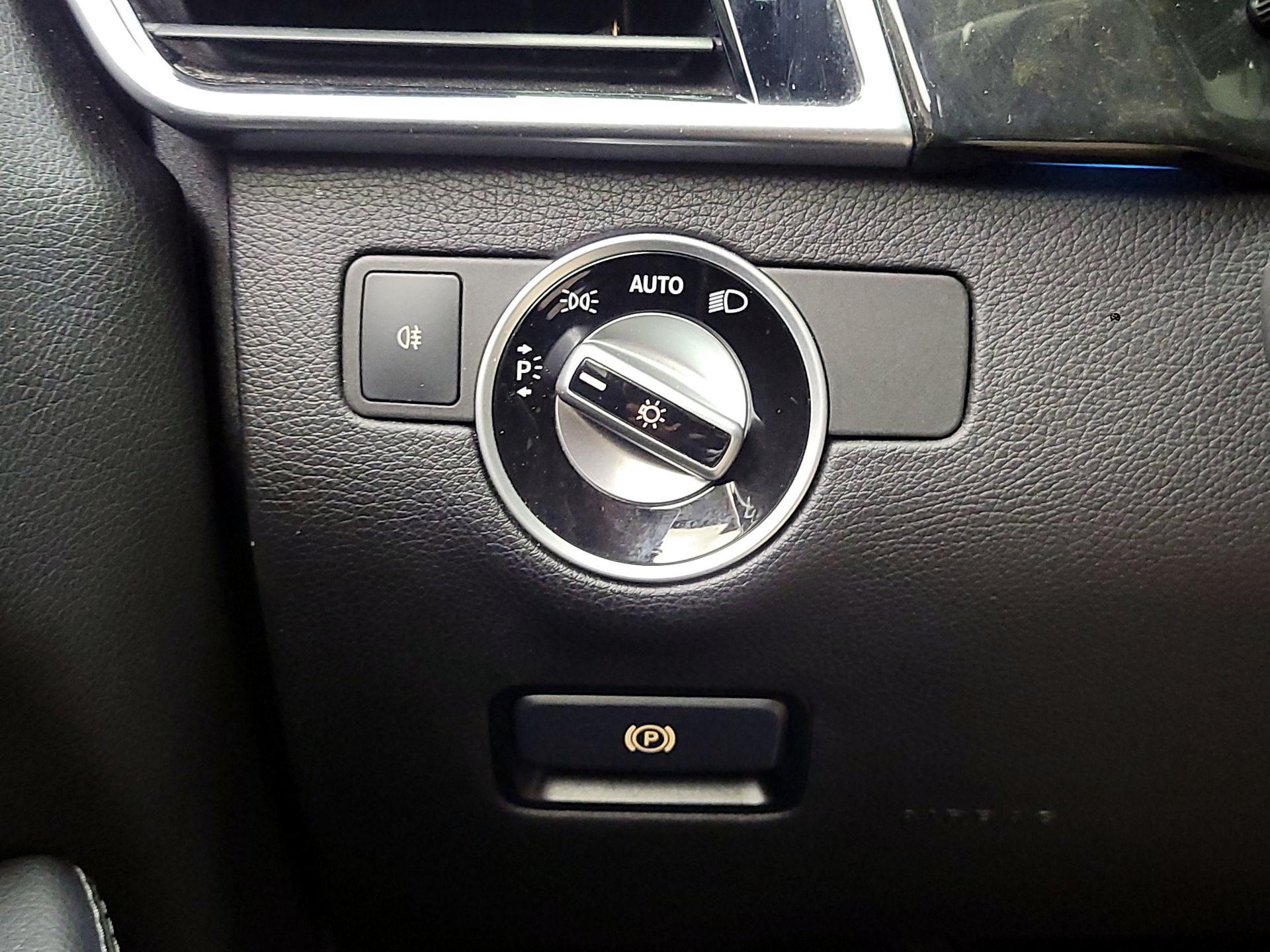 Thumbnail: 2016 Mercedes-Benz GLE - 13