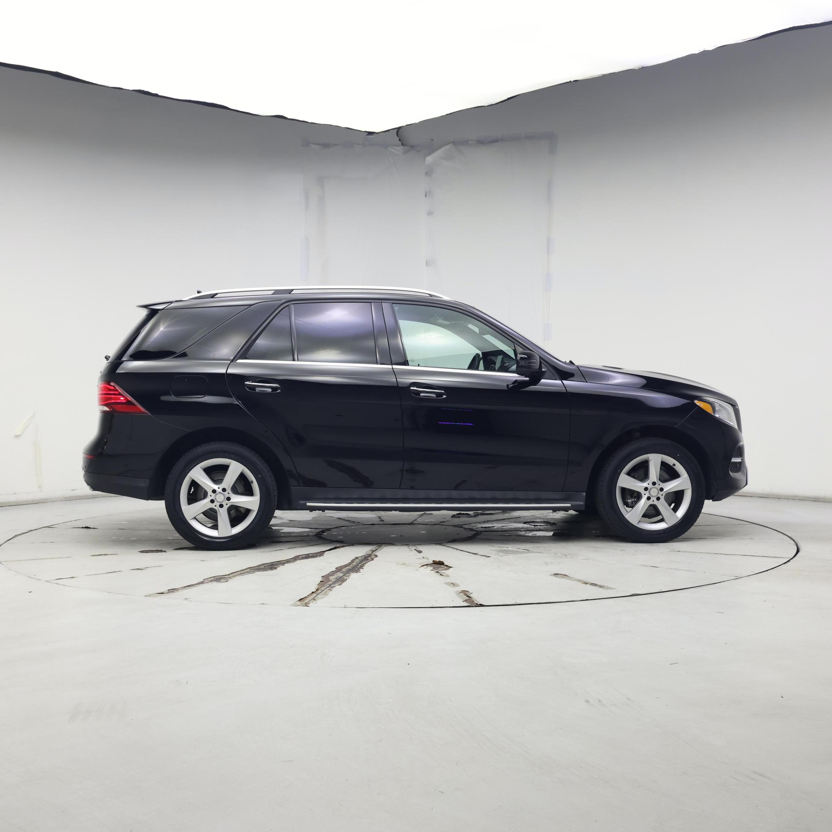Thumbnail: 2016 Mercedes-Benz GLE - 7