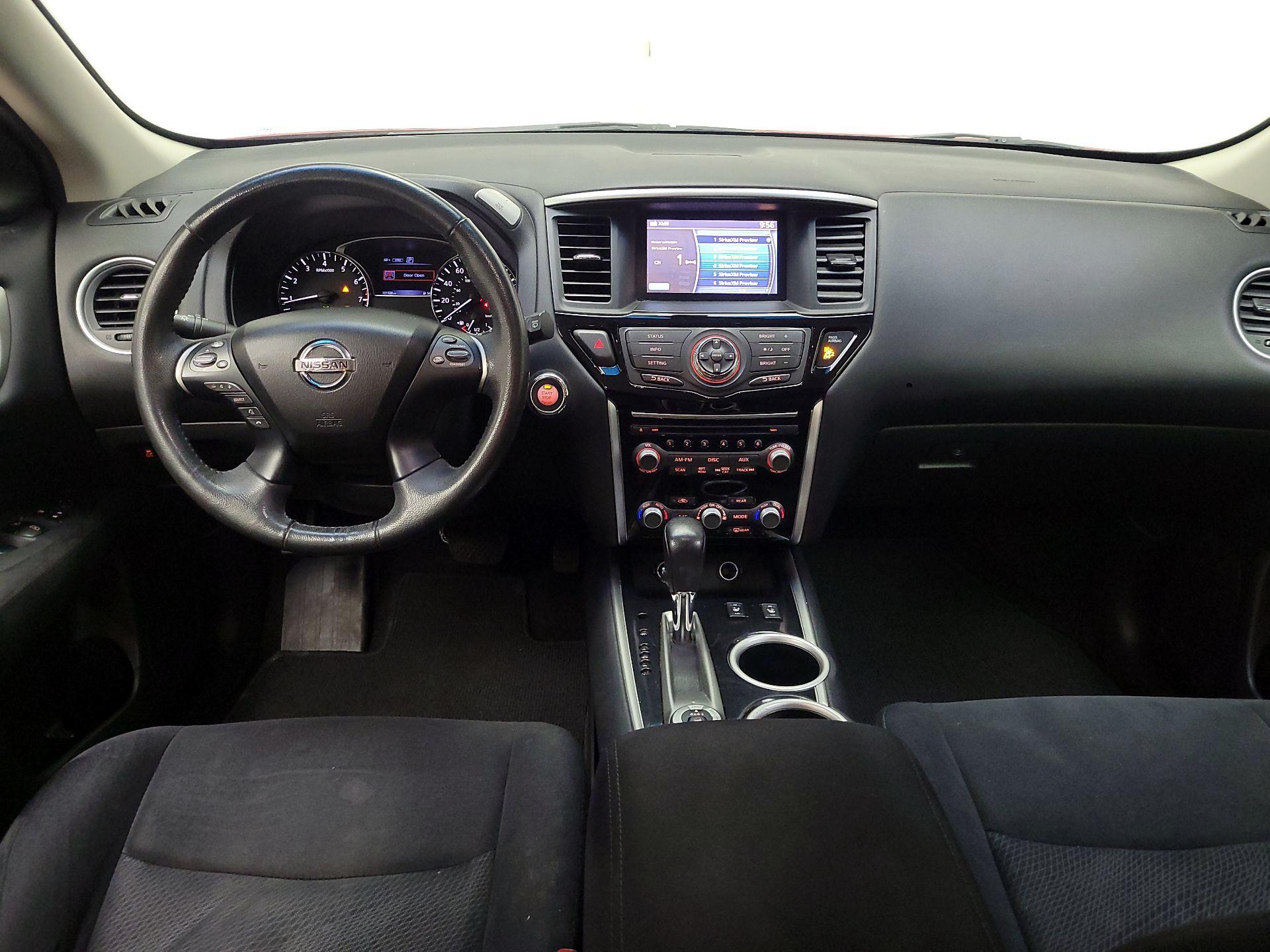 Thumbnail: 2016 Nissan Pathfinder - 9