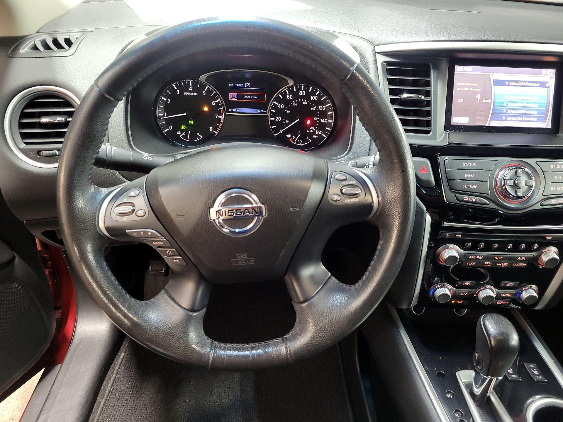 Thumbnail: 2016 Nissan Pathfinder - 10