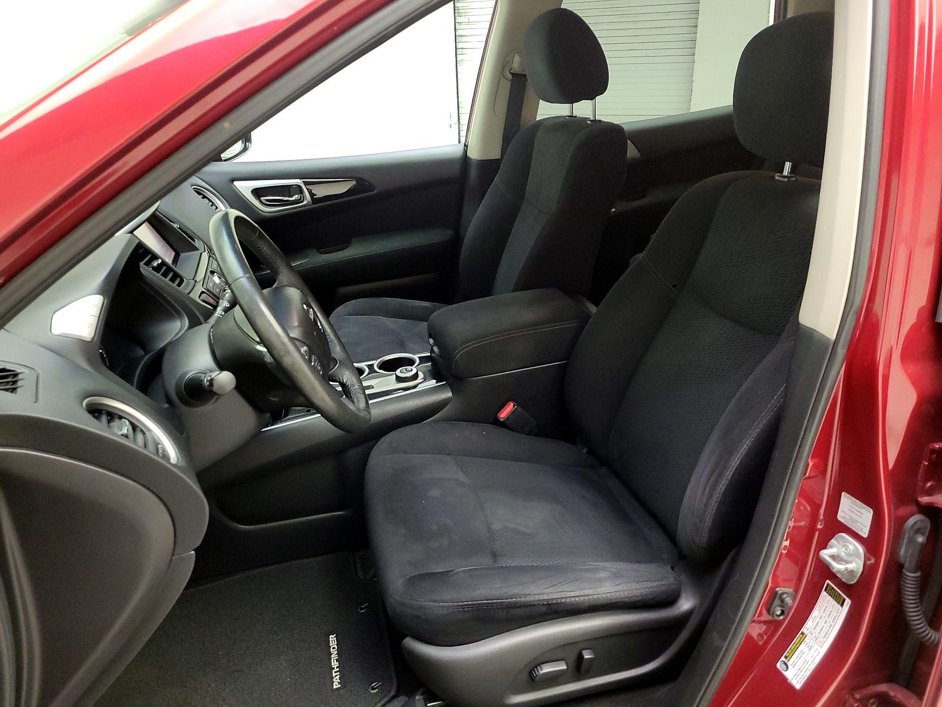 Thumbnail: 2016 Nissan Pathfinder - 11