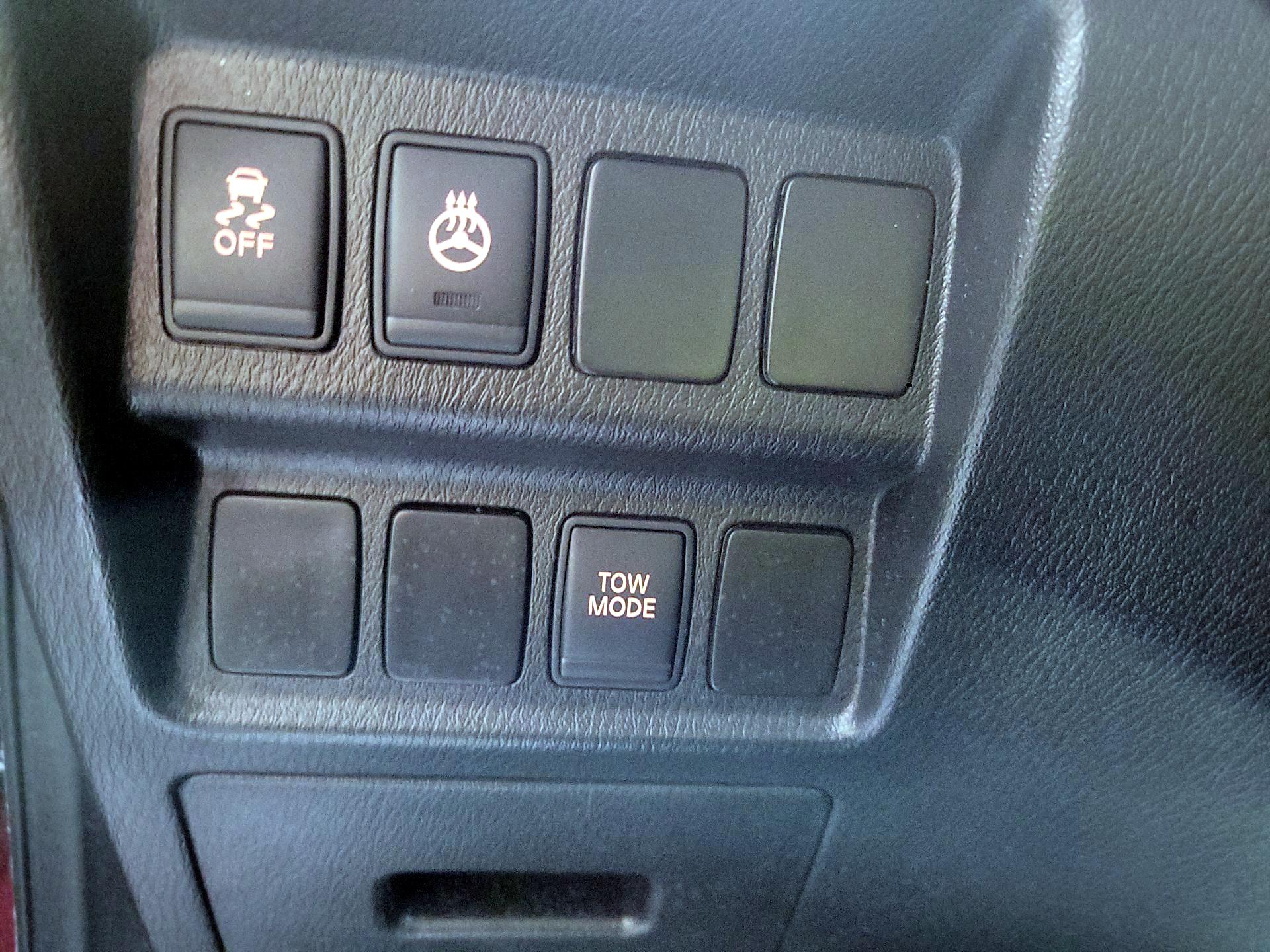 Thumbnail: 2016 Nissan Pathfinder - 13