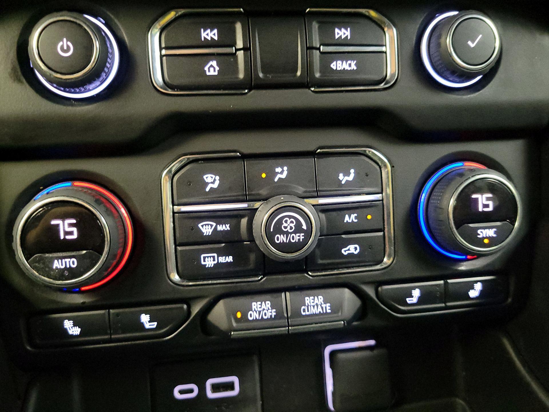 Thumbnail: 2021 Chevrolet Suburban - 16