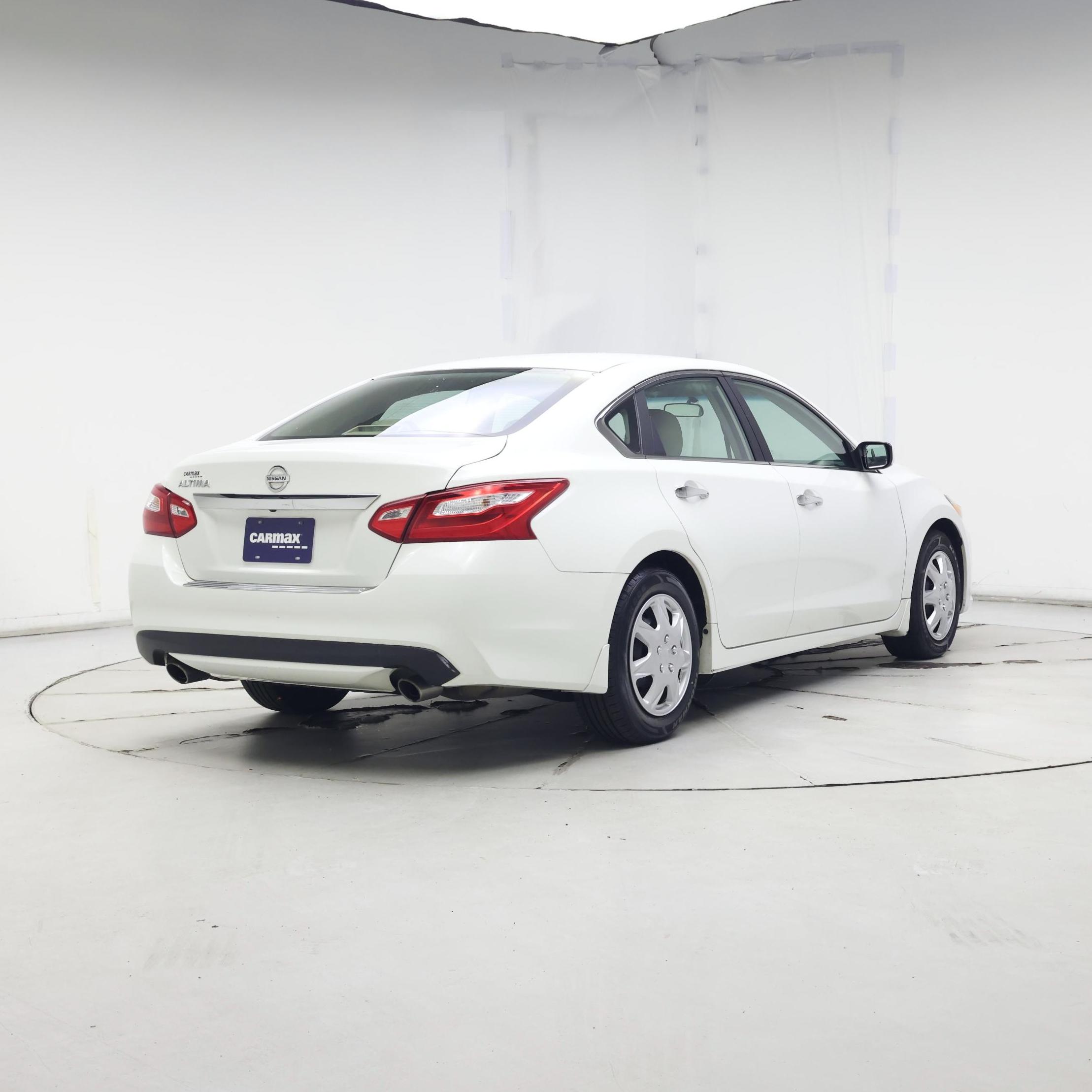Thumbnail: 2016 Nissan Altima - 8