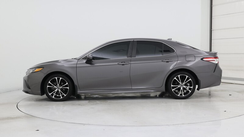 2020 Toyota Camry SE 3