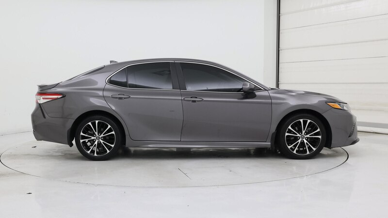 2020 Toyota Camry SE 7