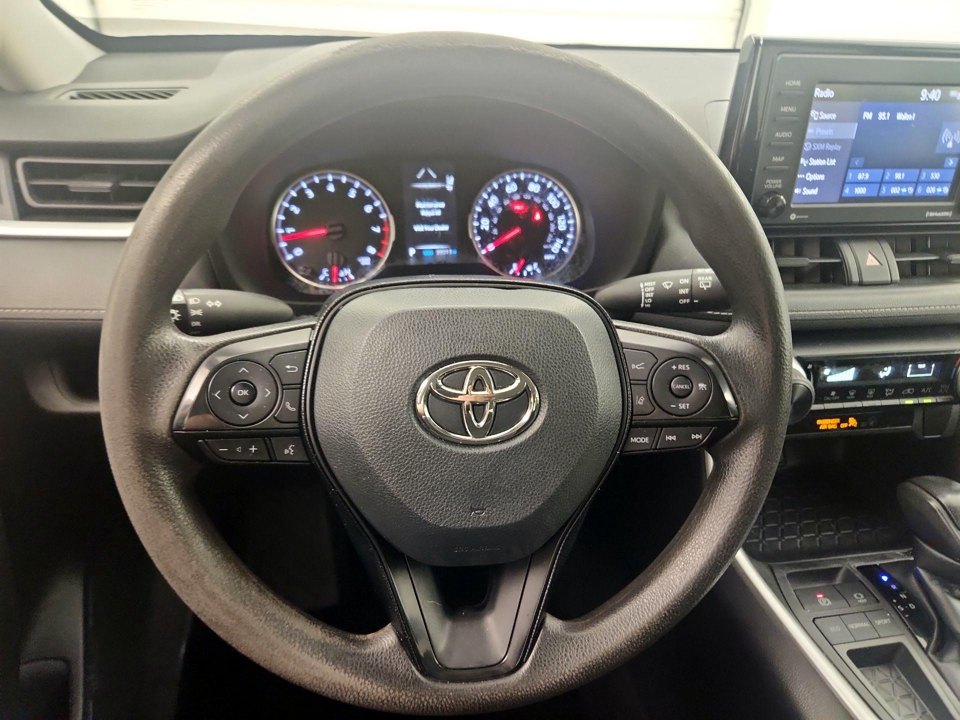 Thumbnail: 2021 Toyota RAV4 - 10